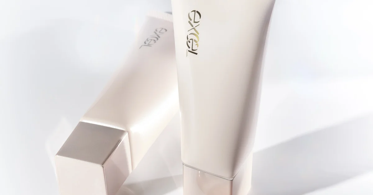 エクセル】青みピンクで澄み肌へ。オールインワン下地に新色登場