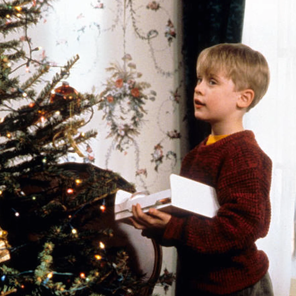 マコーレー・カルキン、幼い息子たちと『ホーム・アローン』を鑑賞するも、「パパがケビン役であることを理解していない」と明かす