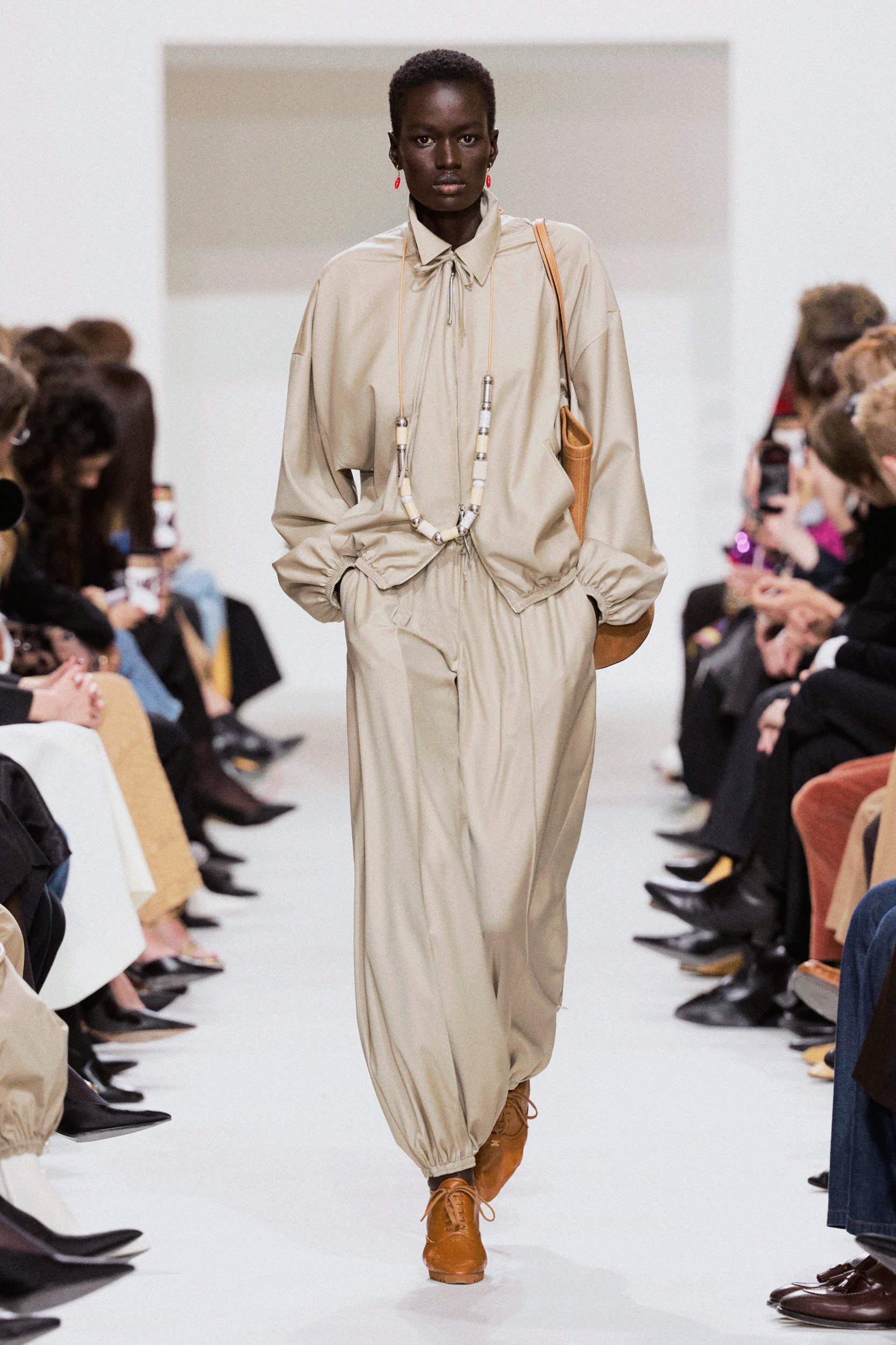 2027年春夏コレクション_CELINE(セリーヌ)_モデル_50