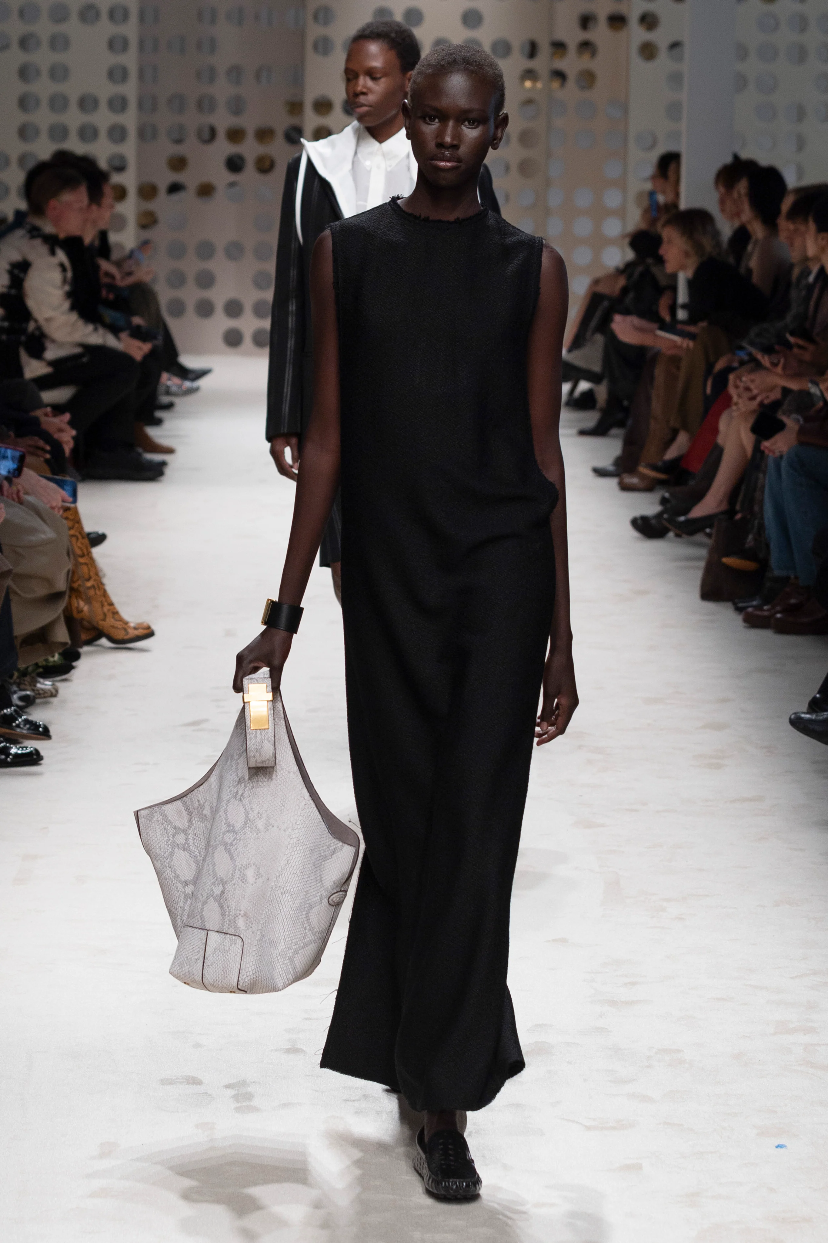 2026年春夏コレクション_TOD'S(トッズ)_モデル_31