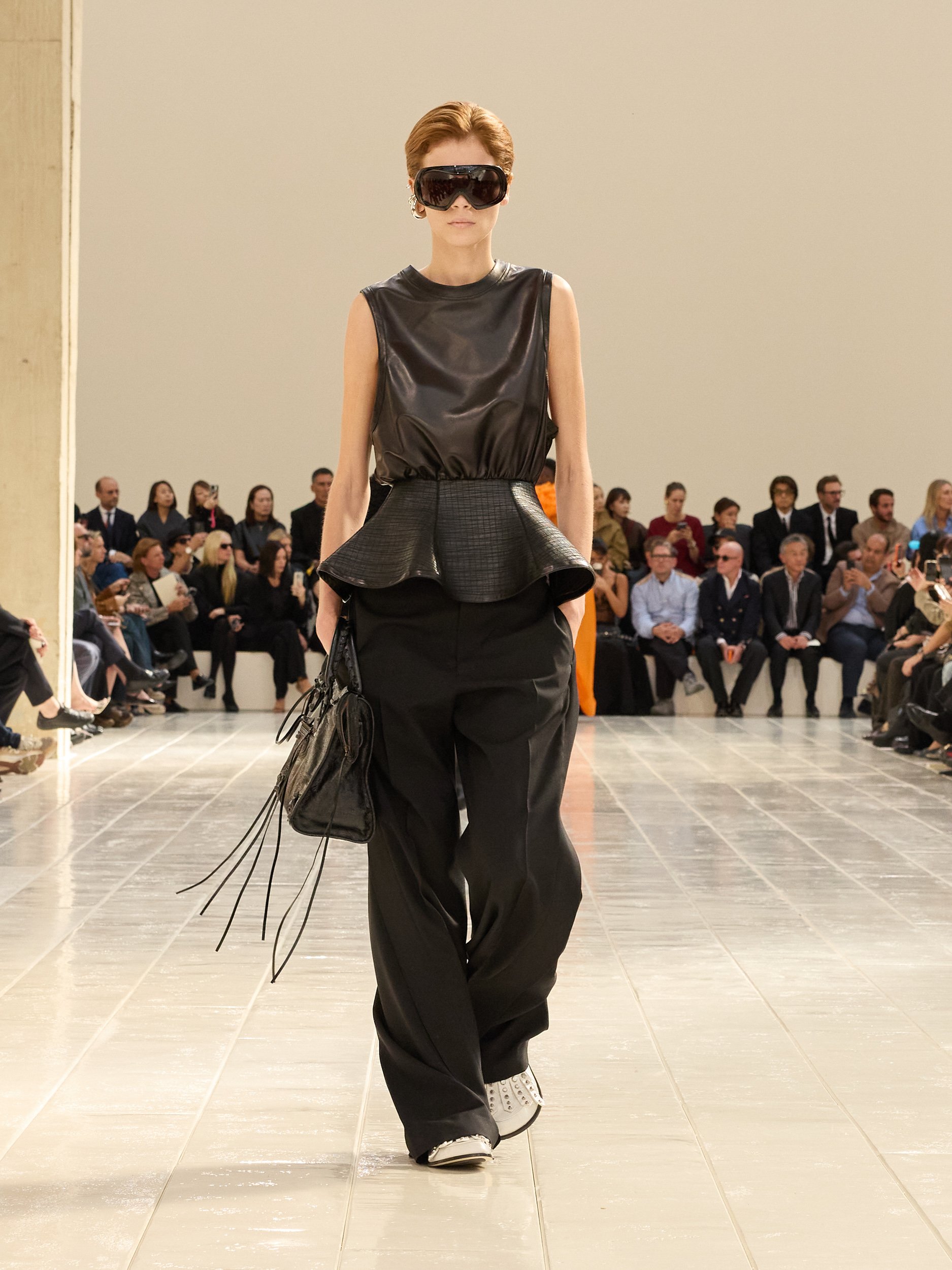 2027年春夏コレクション_BALENCIAGA(バレンシアガ)_モデル_59