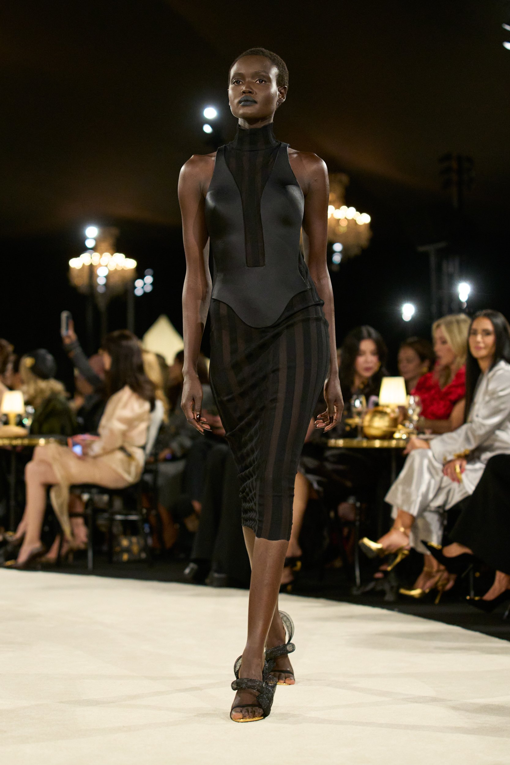2027年春夏コレクション_SCHIAPARELLI(スキャパレリ)_モデル_36