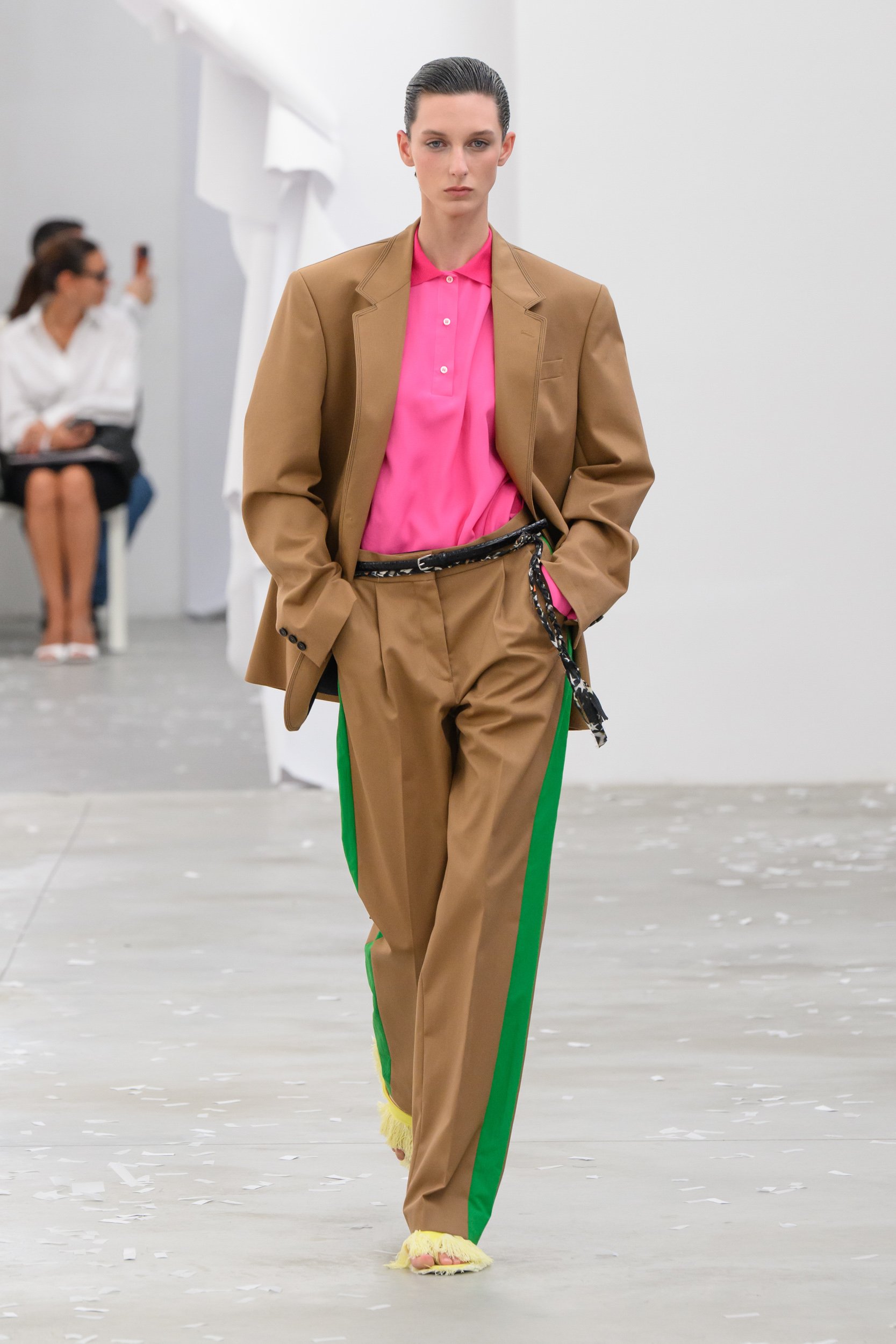 2027年春夏コレクション_MSGM(エムエスジーエム)_モデル_22