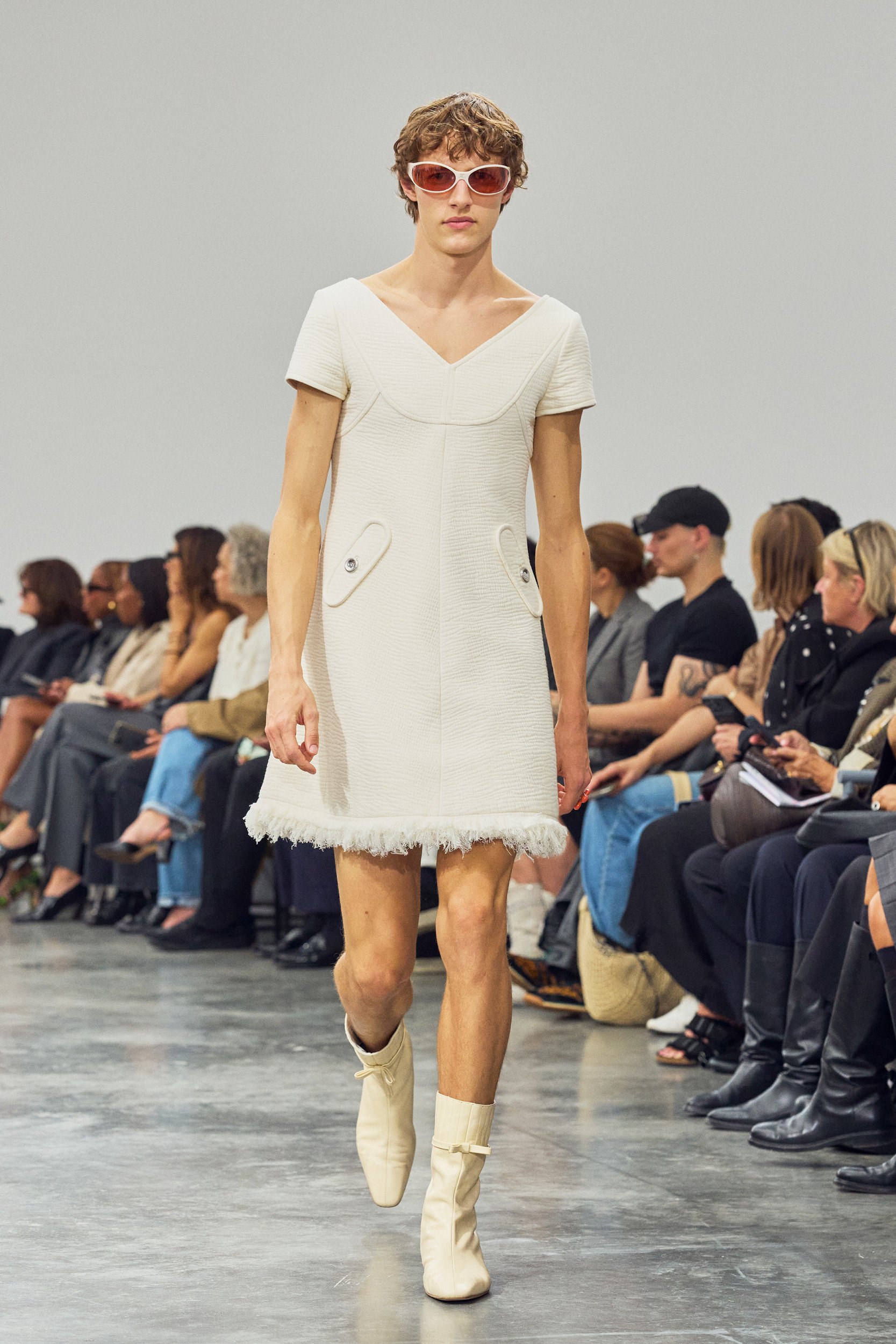 2027年春夏コレクション_COURREGES(クレージュ)_モデル_6