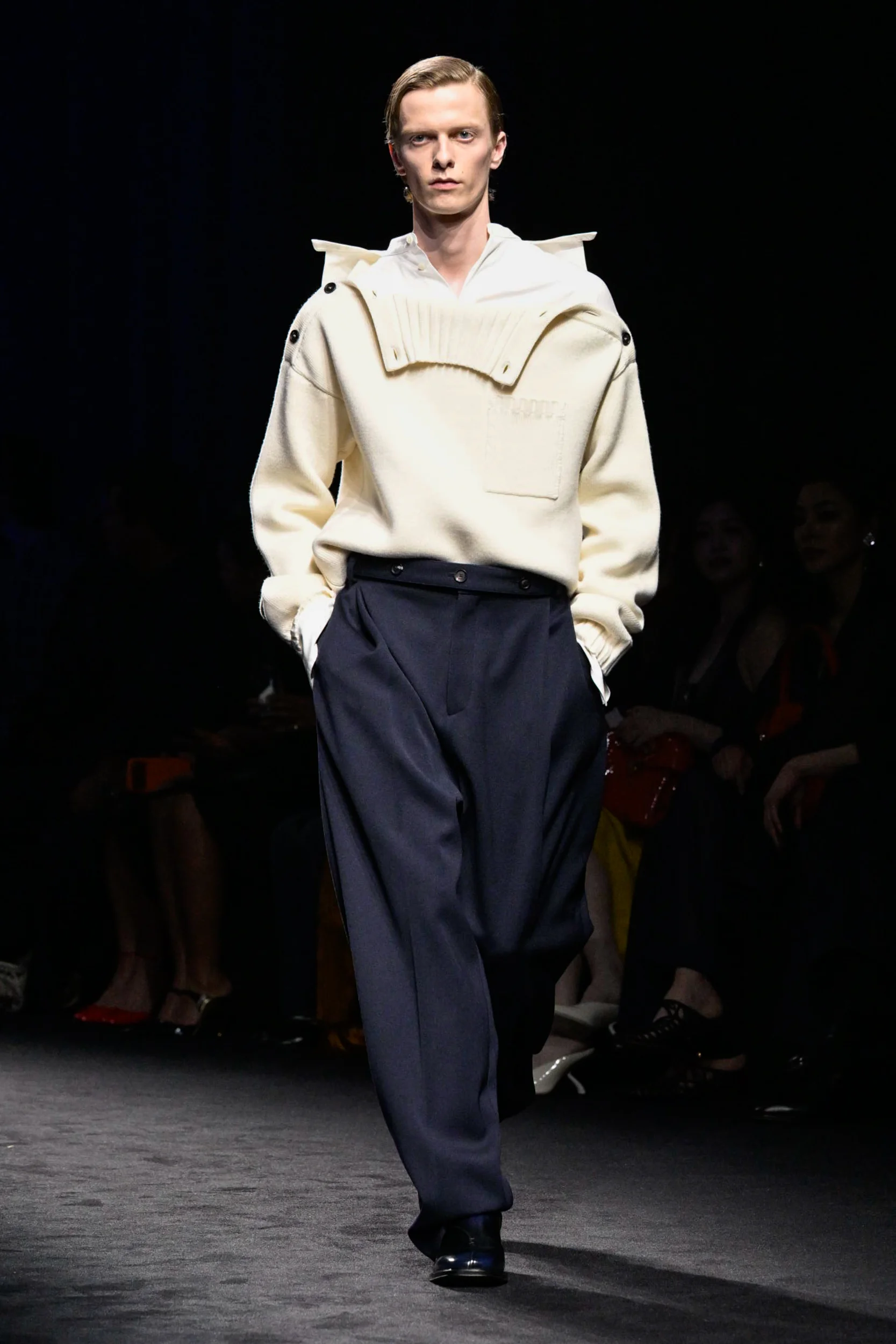 2026-27年秋冬コレクション_FERRAGAMO(フェラガモ)_モデル_7