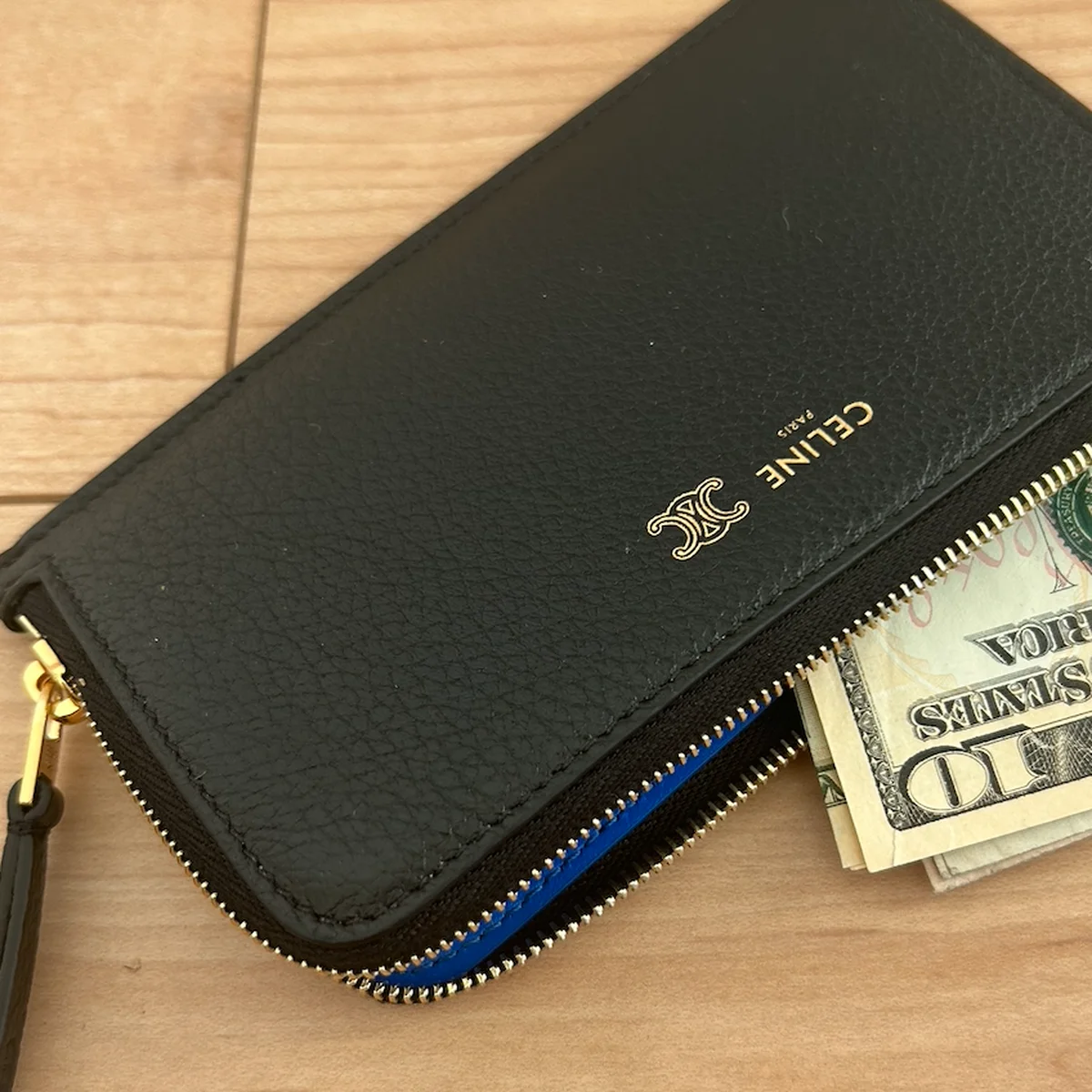 【セリーヌ】のフラグメントケースを2026年初買い！ 財布の中身の断捨離で気分もすっきり