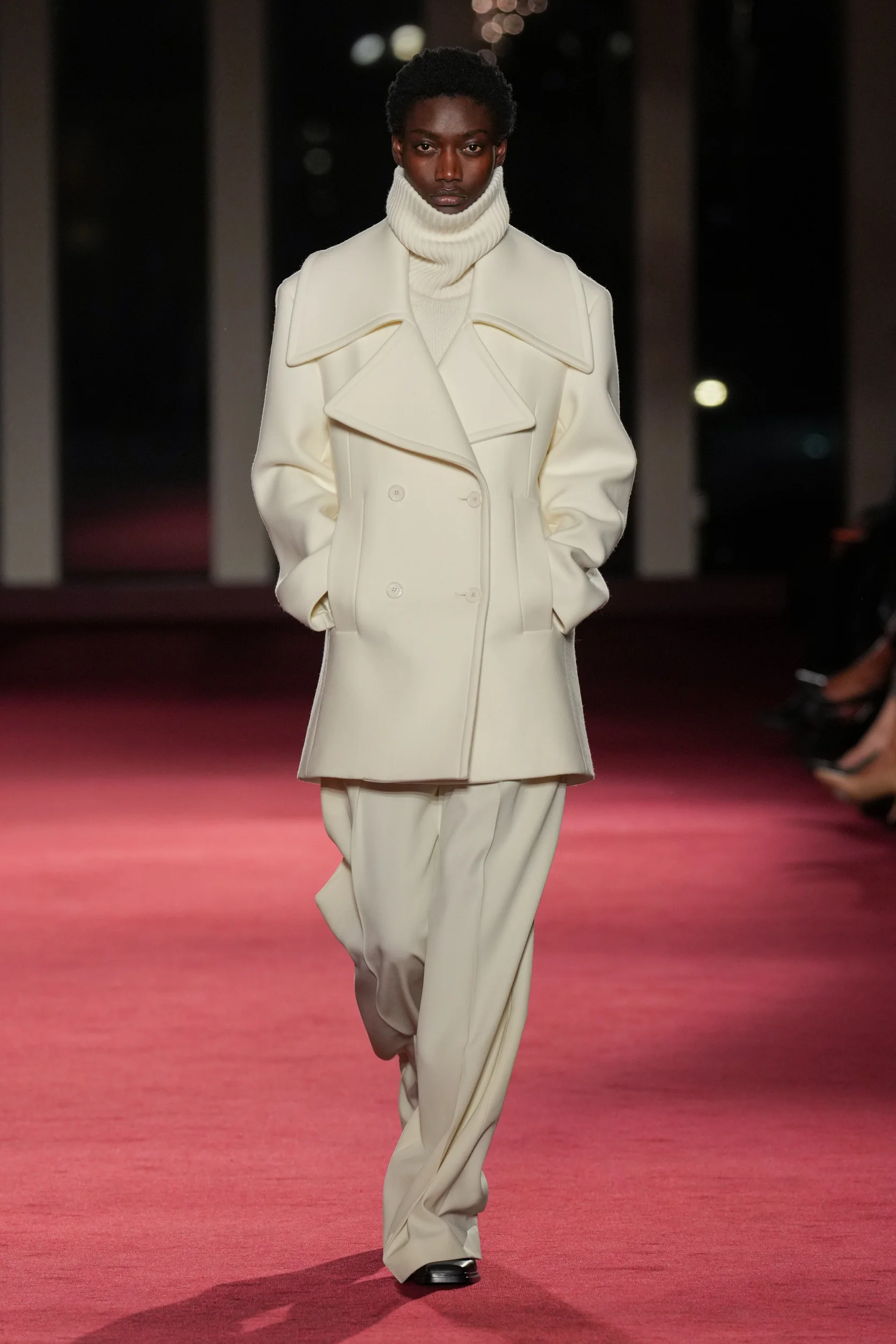 2026-27年秋冬コレクション_MICHAEL KORS COLLECTION(マイケル・コース コレクション)_モデル_32