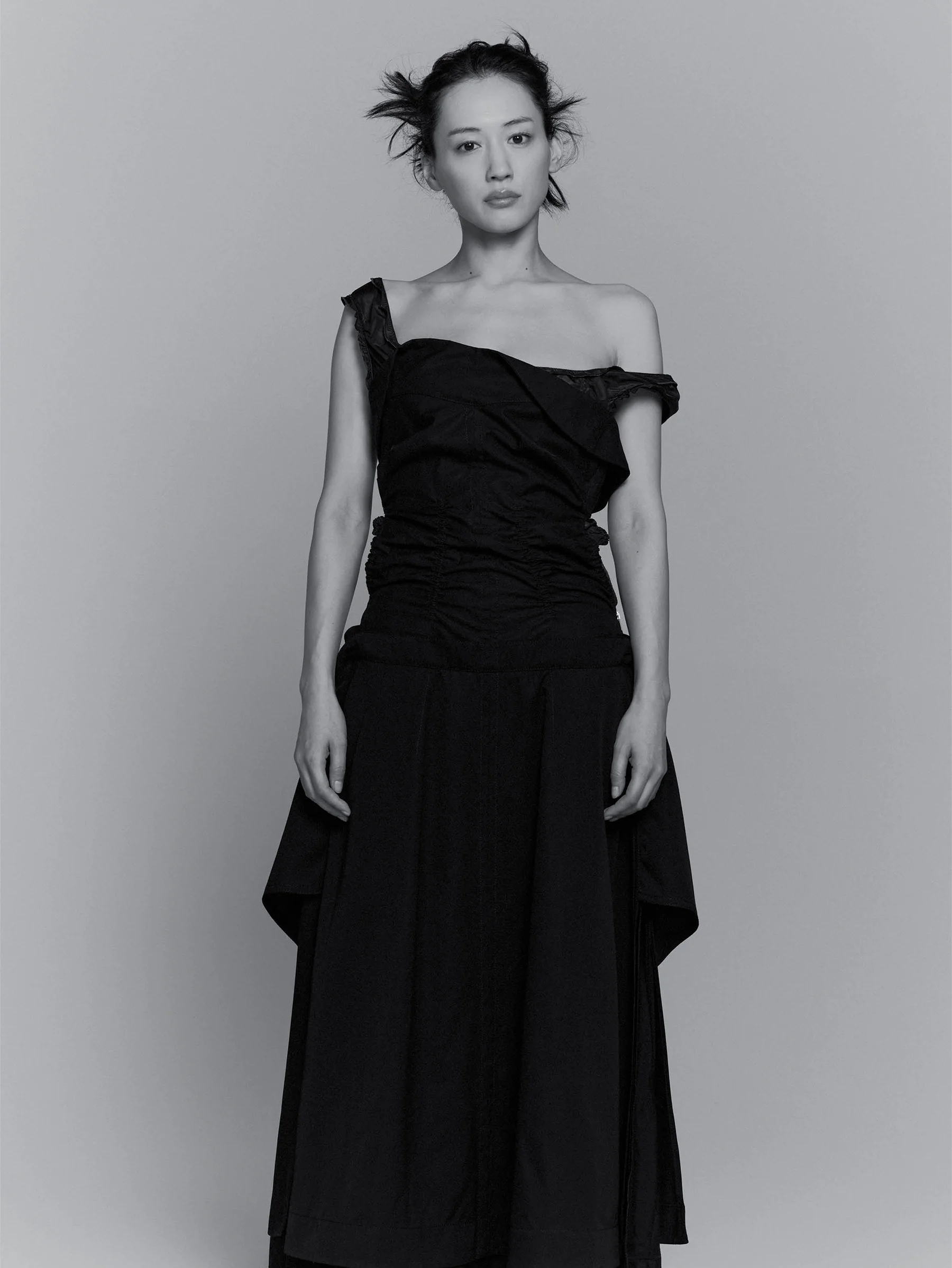 ドレス￥839,300／ボッテガ・ヴェネタ ジャパン（ボッテガ・ヴェネタ）