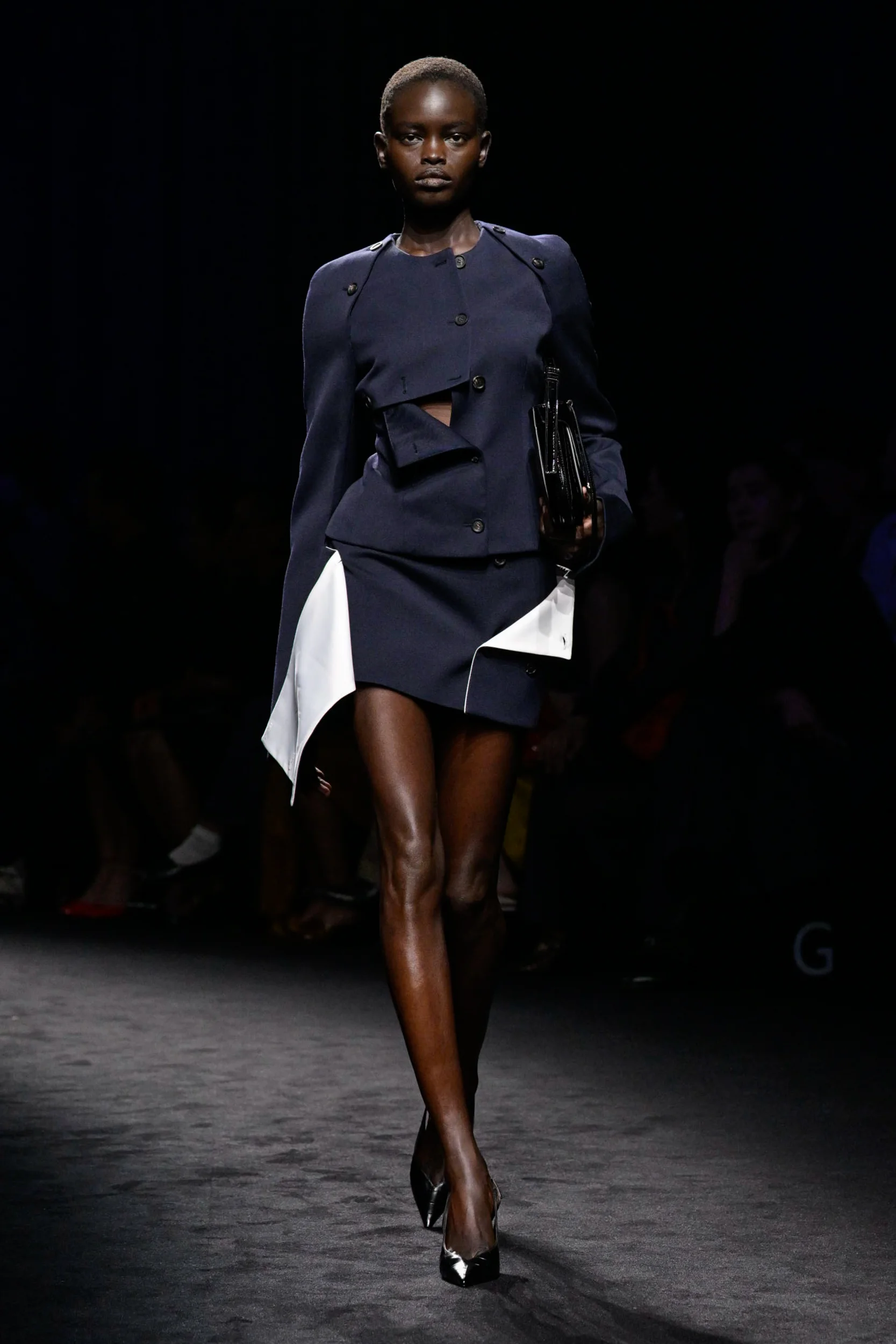 2026-27年秋冬コレクション_FERRAGAMO(フェラガモ)_モデル_19