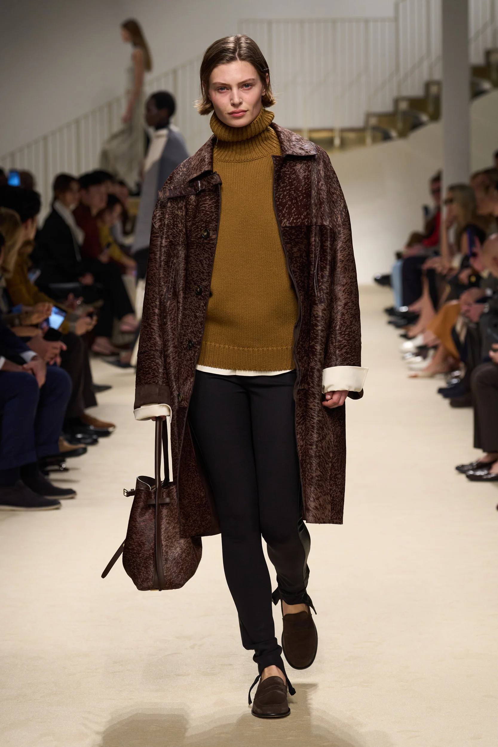 2026-27年秋冬コレクション_TOD'S(トッズ)_モデル_16