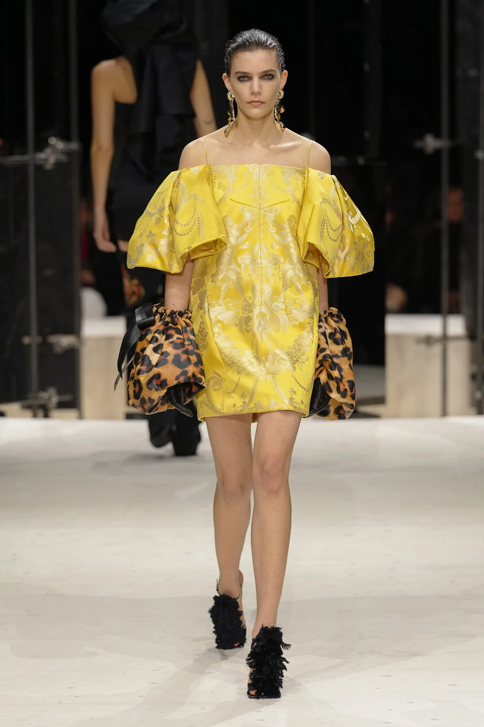 2026-27年秋冬コレクション_GIVENCHY(ジバンシィ)_モデル_42