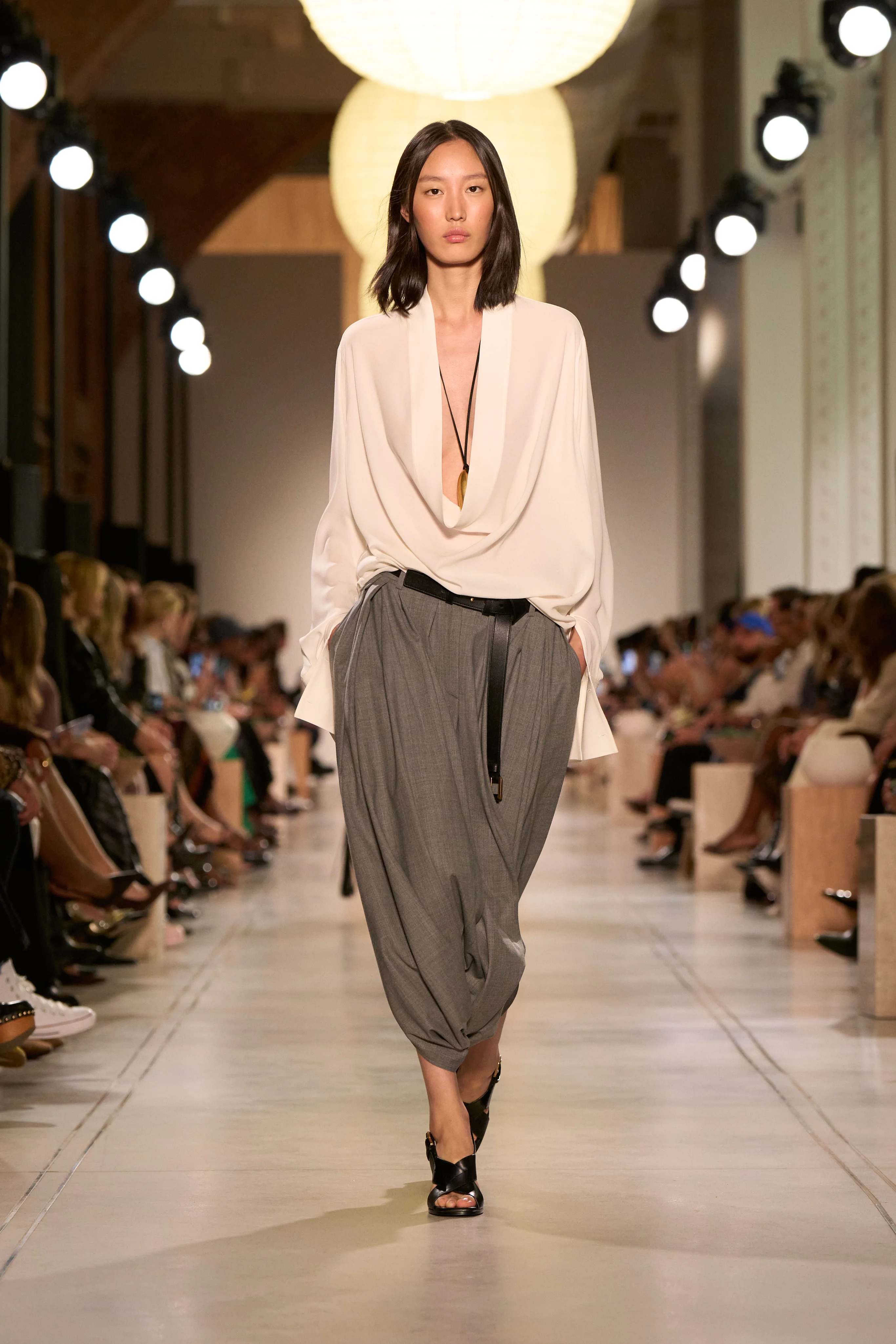 2026年春夏コレクション_MICHAEL KORS COLLECTION(マイケル・コース コレクション)_モデル_54
