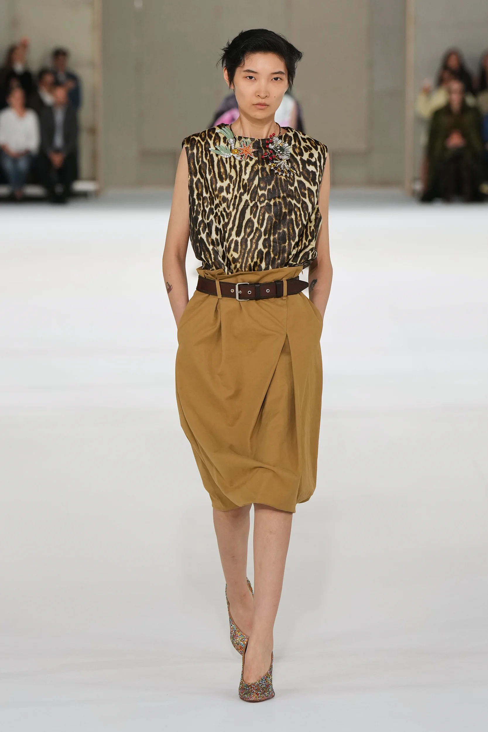 2027年春夏コレクション_DRIES VAN NOTEN(ドリス ヴァン ノッテン)_モデル_2