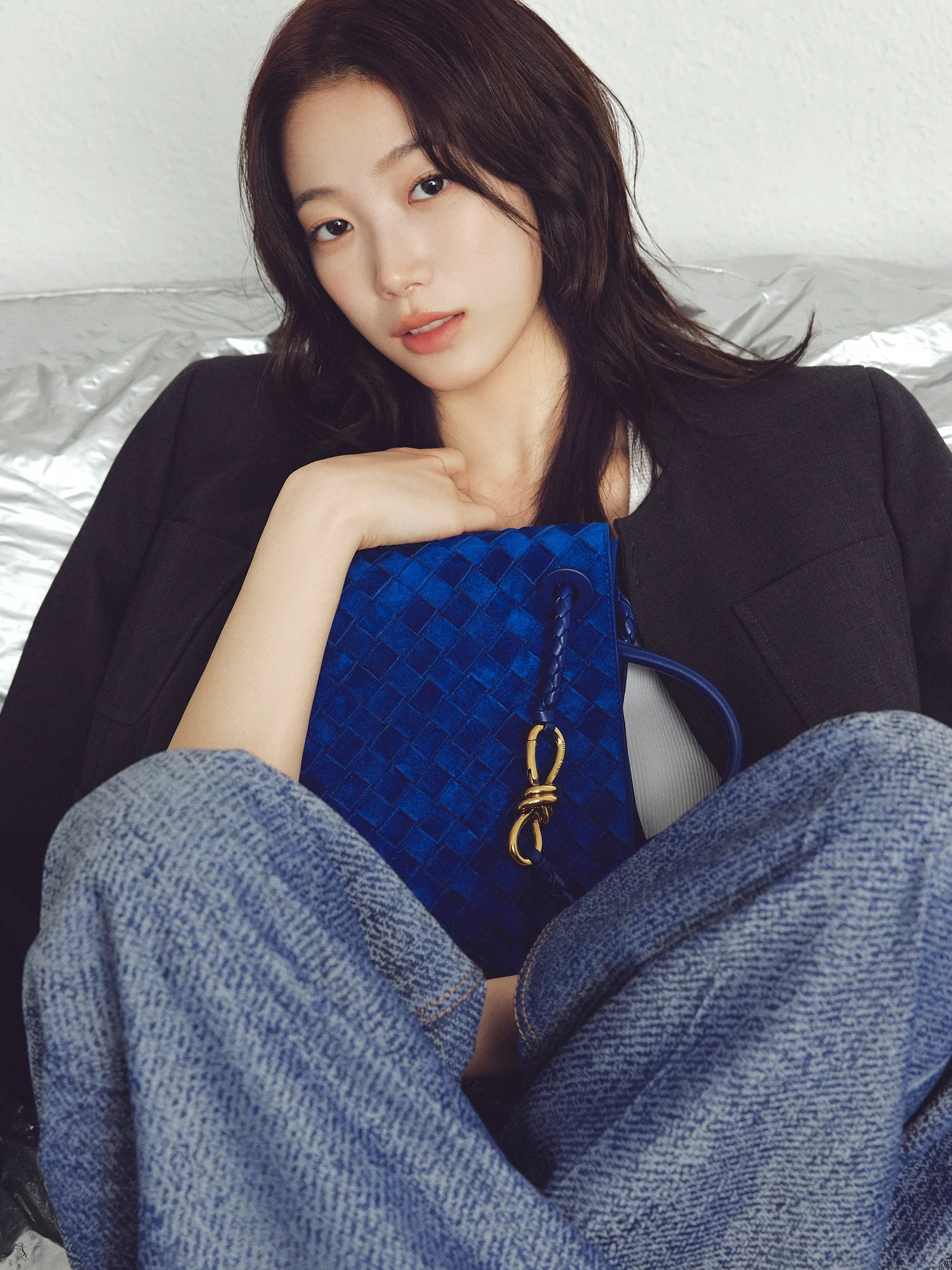 この冬、ボッテガ・ヴェネタを抱きしめてのカバーイメージ