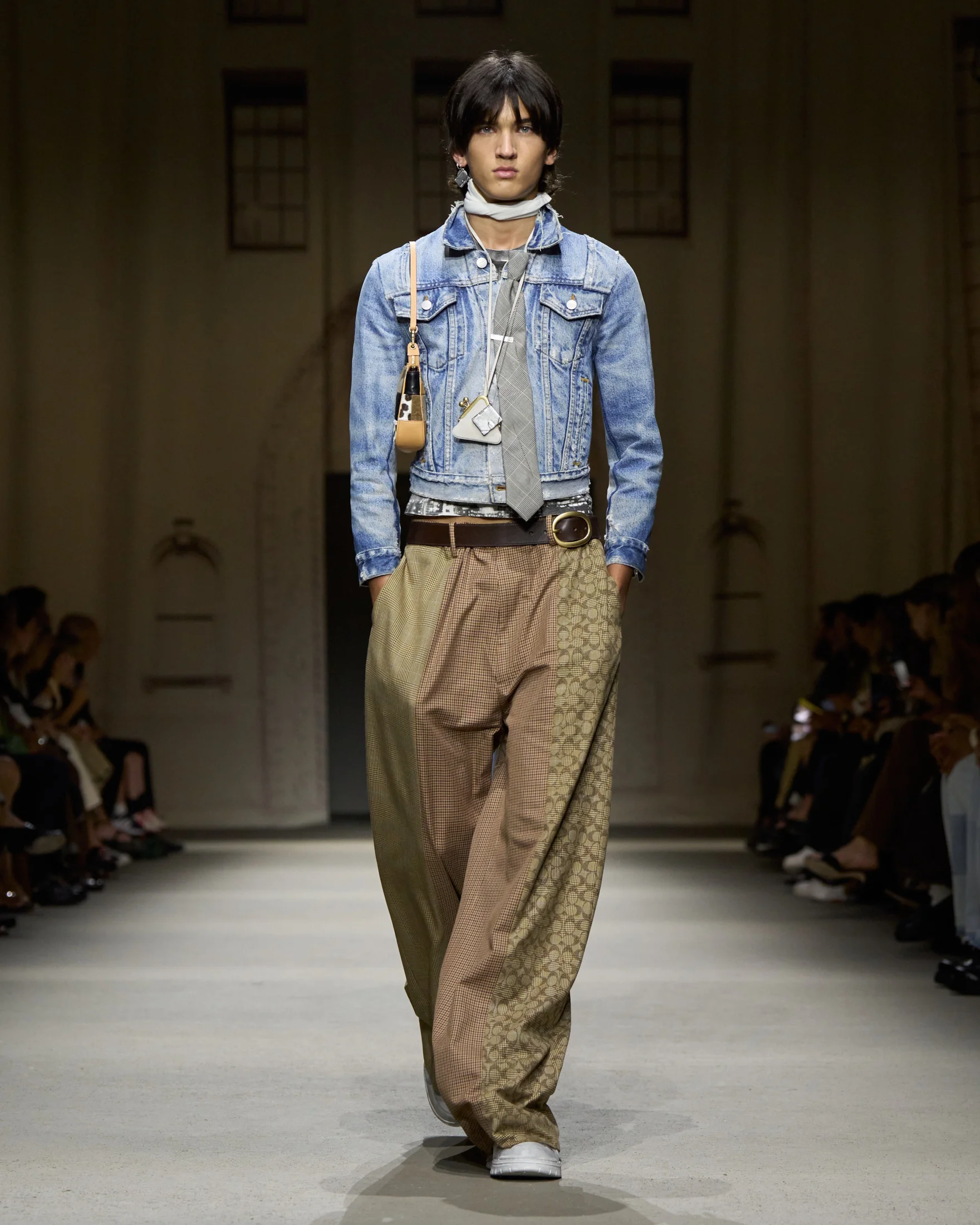 2026年春夏コレクション_COACH(コーチ)_モデル_28
