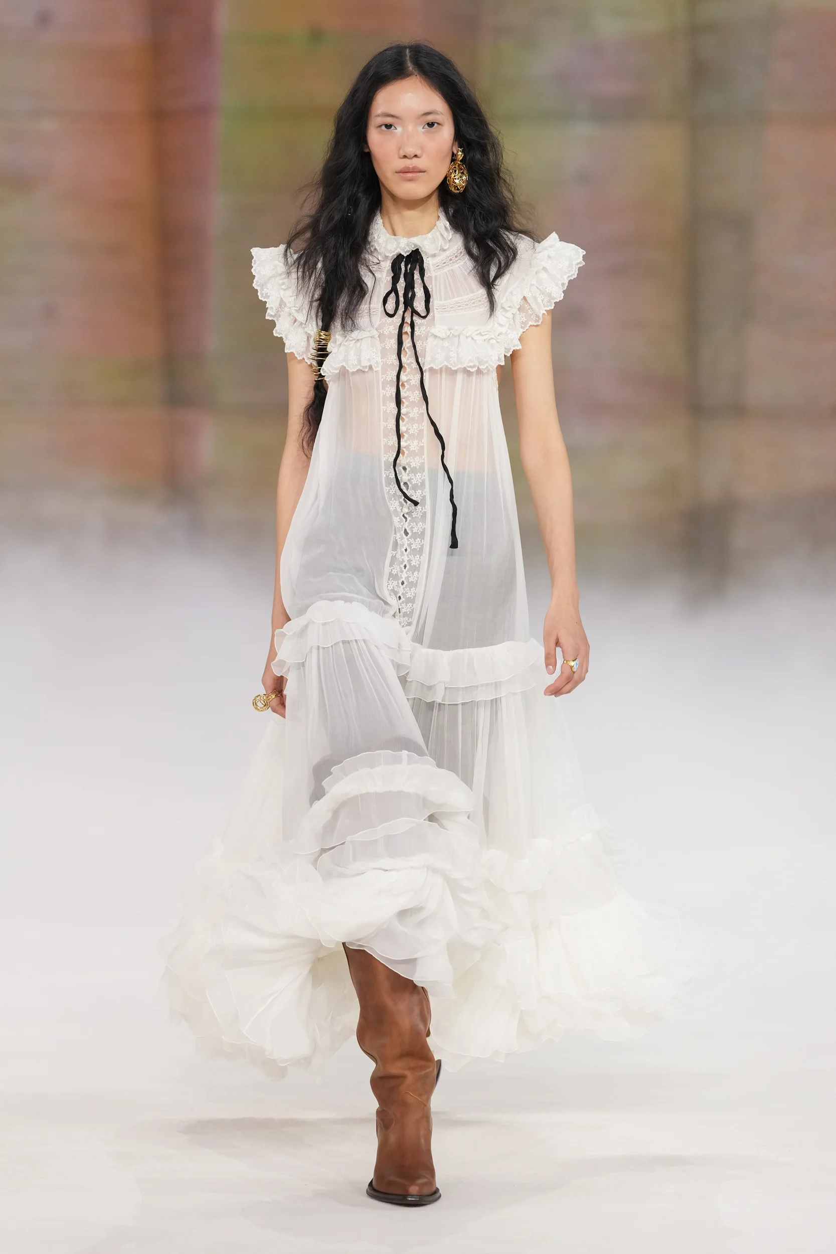 2026-27年秋冬コレクション_CHLOÉ(クロエ)_モデル_49