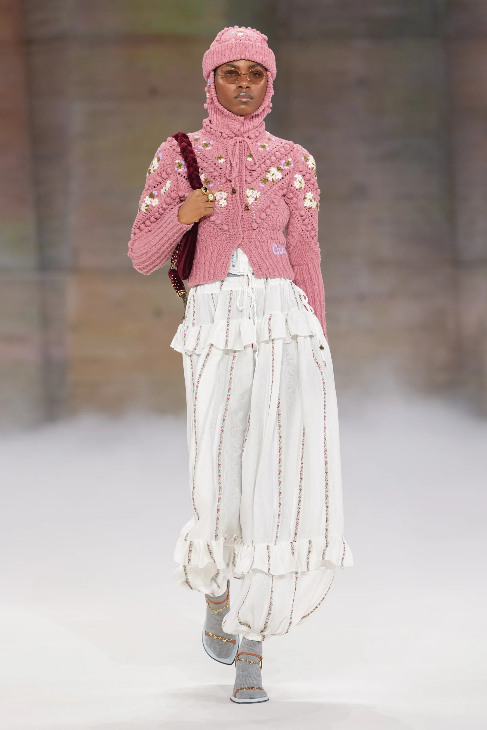 2026-27年秋冬コレクション_CHLOÉ(クロエ)_モデル_17