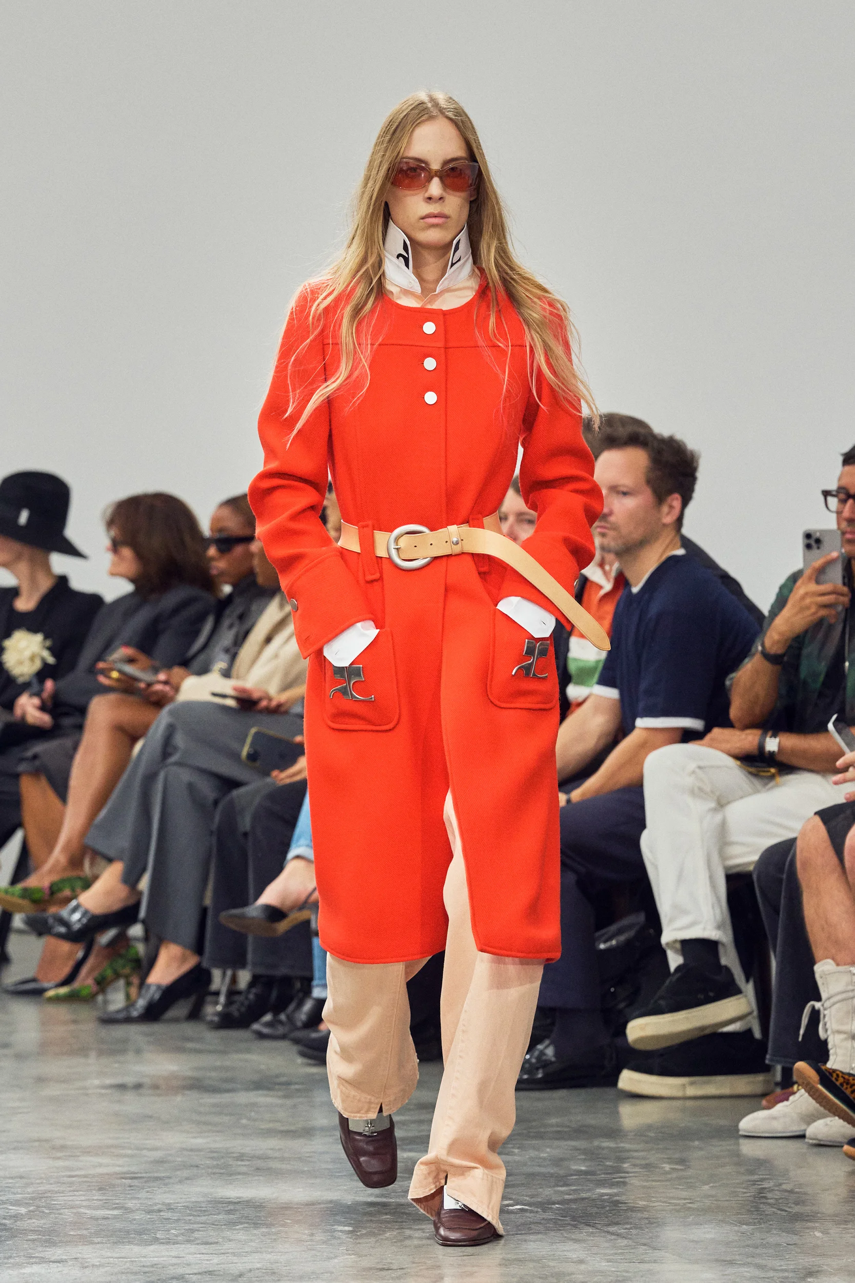 2027年春夏コレクション_COURREGES(クレージュ)_モデル_7