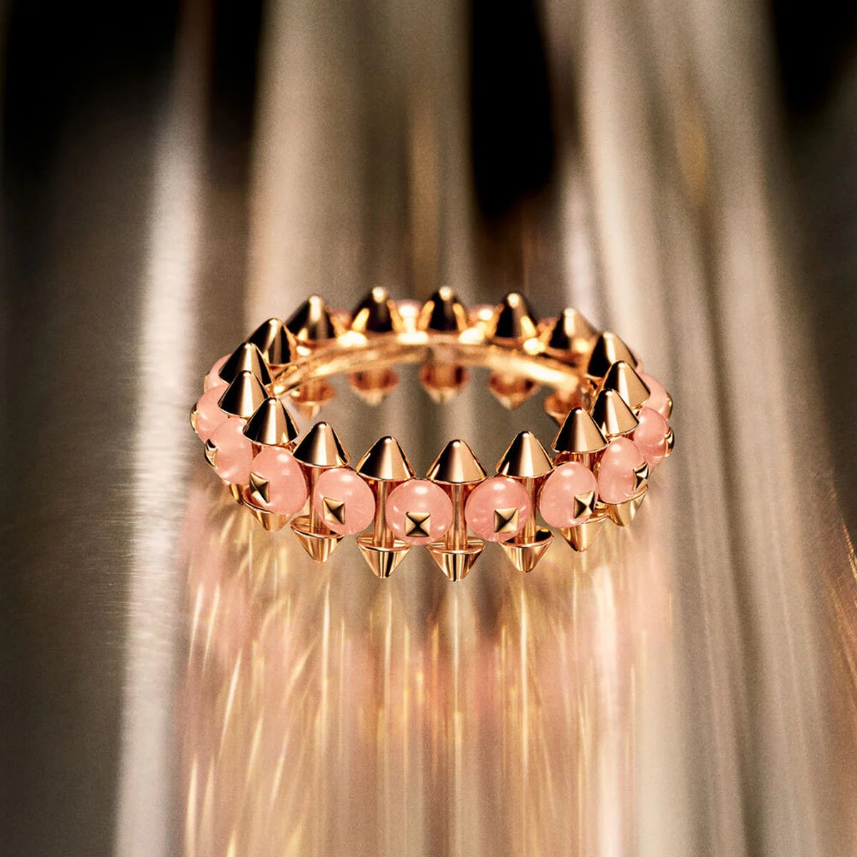 【カルティエ】新作ジュエリーが登場！ カラーストーンをあしらった「クラッシュ ドゥ カルティエ」