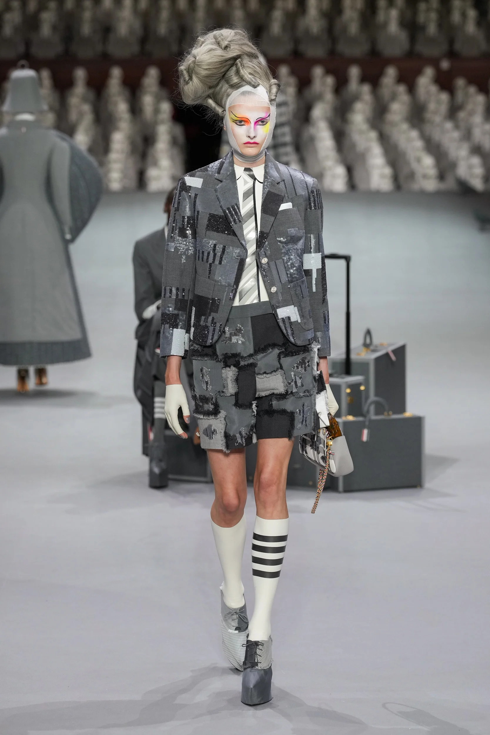 2023-24年秋冬オートクチュールコレクション_THOM BROWNE(トム ブラウン ニューヨーク)_モデル_49