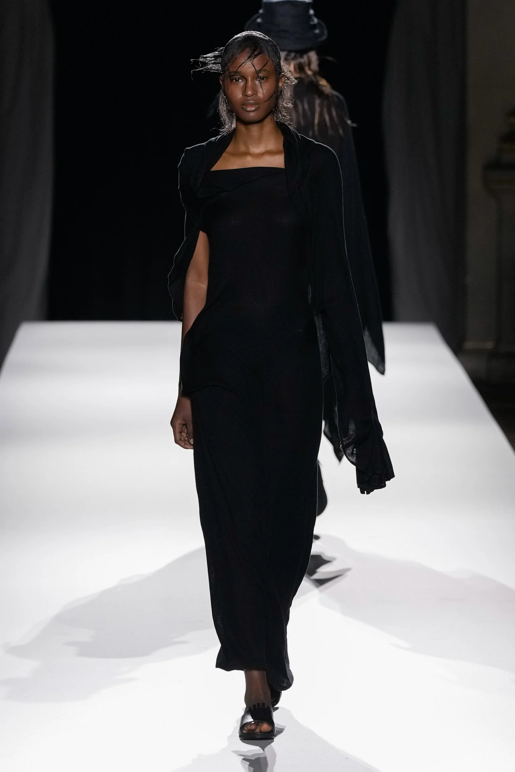 2026年春夏コレクション_YOHJI YAMAMOTO(ヨウジヤマモト)_モデル_42