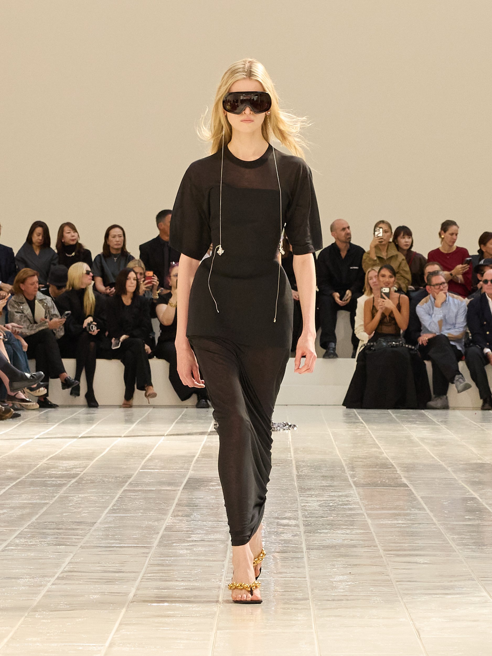 2027年春夏コレクション_BALENCIAGA(バレンシアガ)_モデル_64