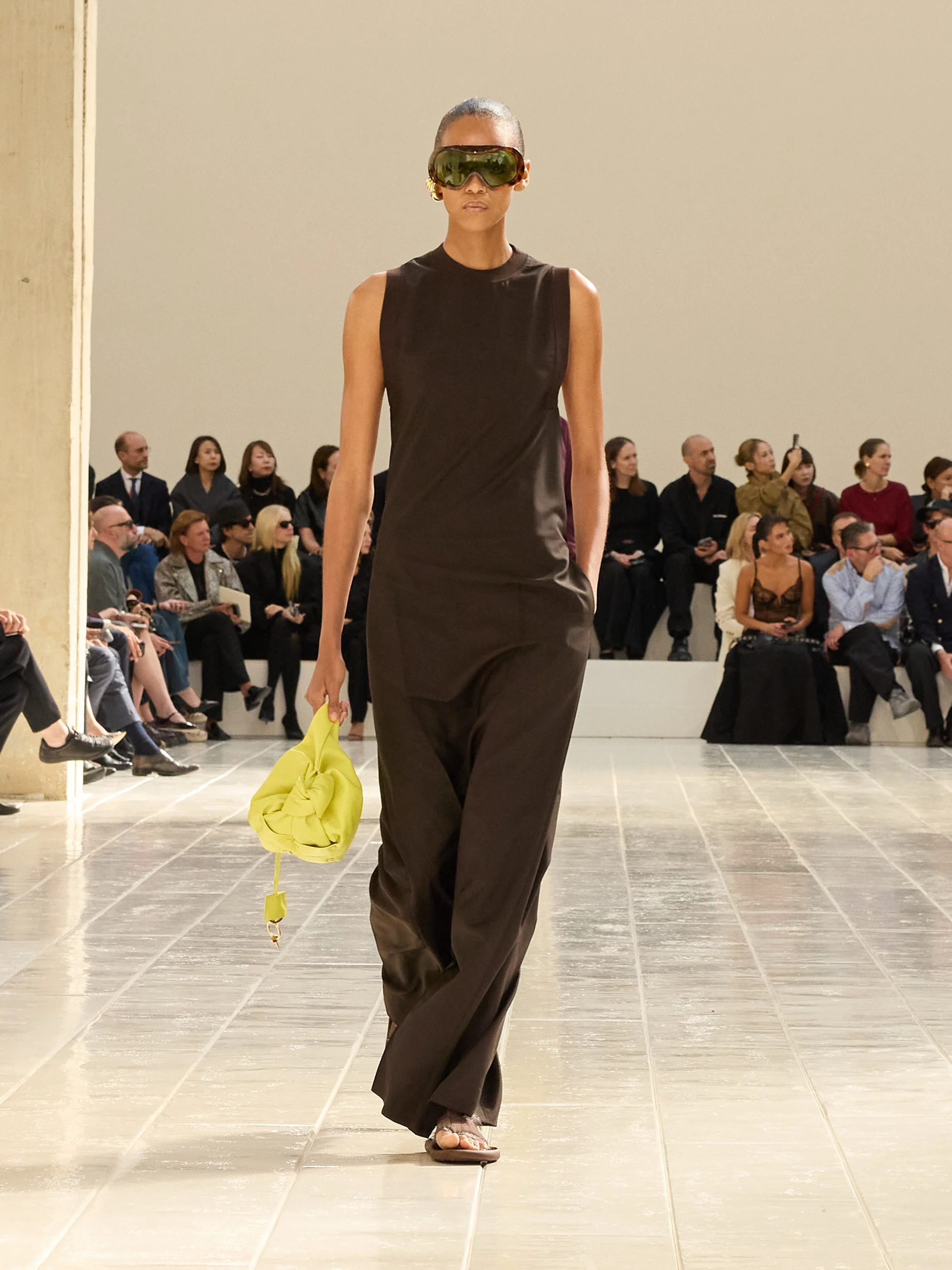 2027年春夏コレクション_BALENCIAGA(バレンシアガ)_モデル_52