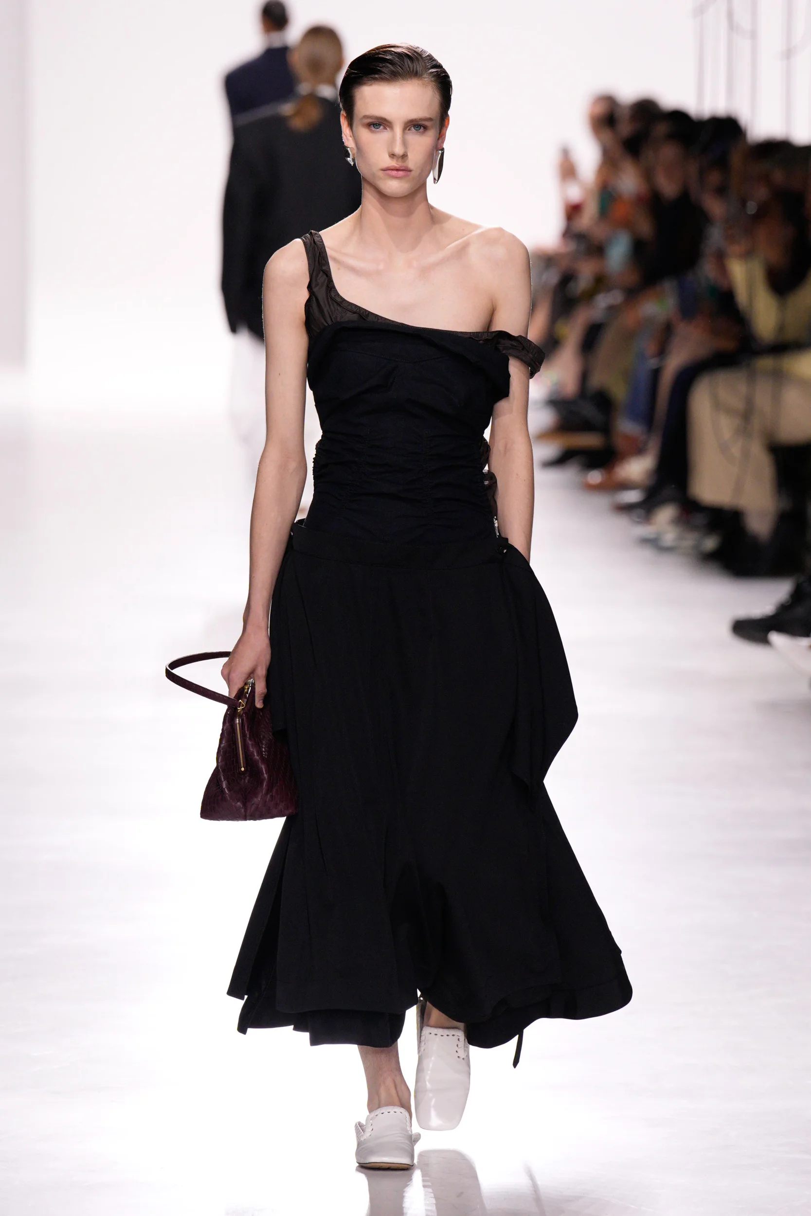 2026年春夏コレクション_BOTTEGA VENETA(ボッテガ ヴェネタ)_モデル_17