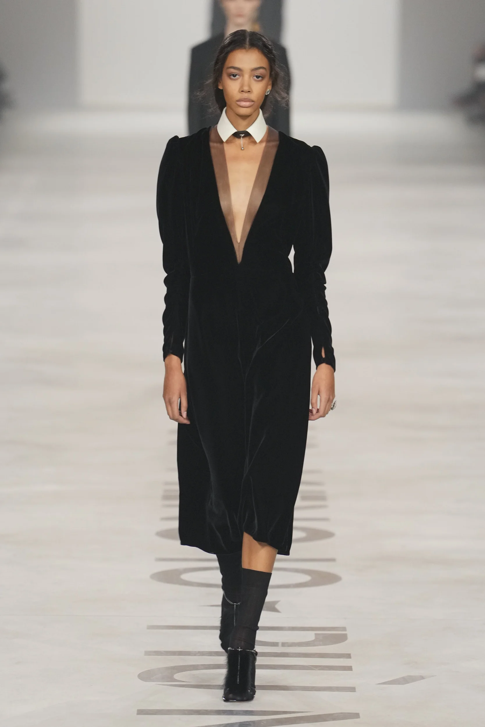 2026-27年秋冬コレクション_FENDI(フェンディ)_モデル_29