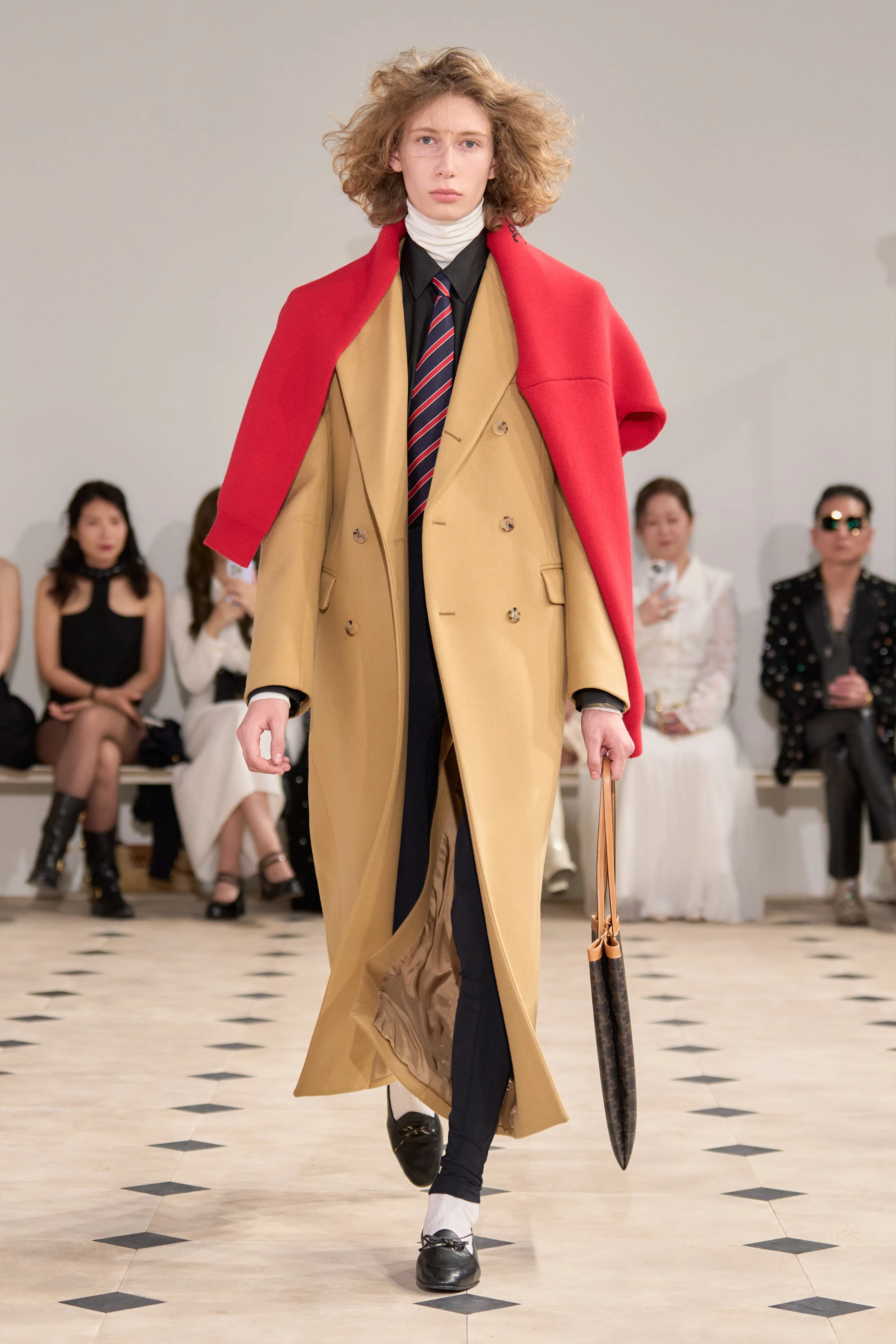 2026年リゾートコレクション_CELINE(セリーヌ)_モデル_3