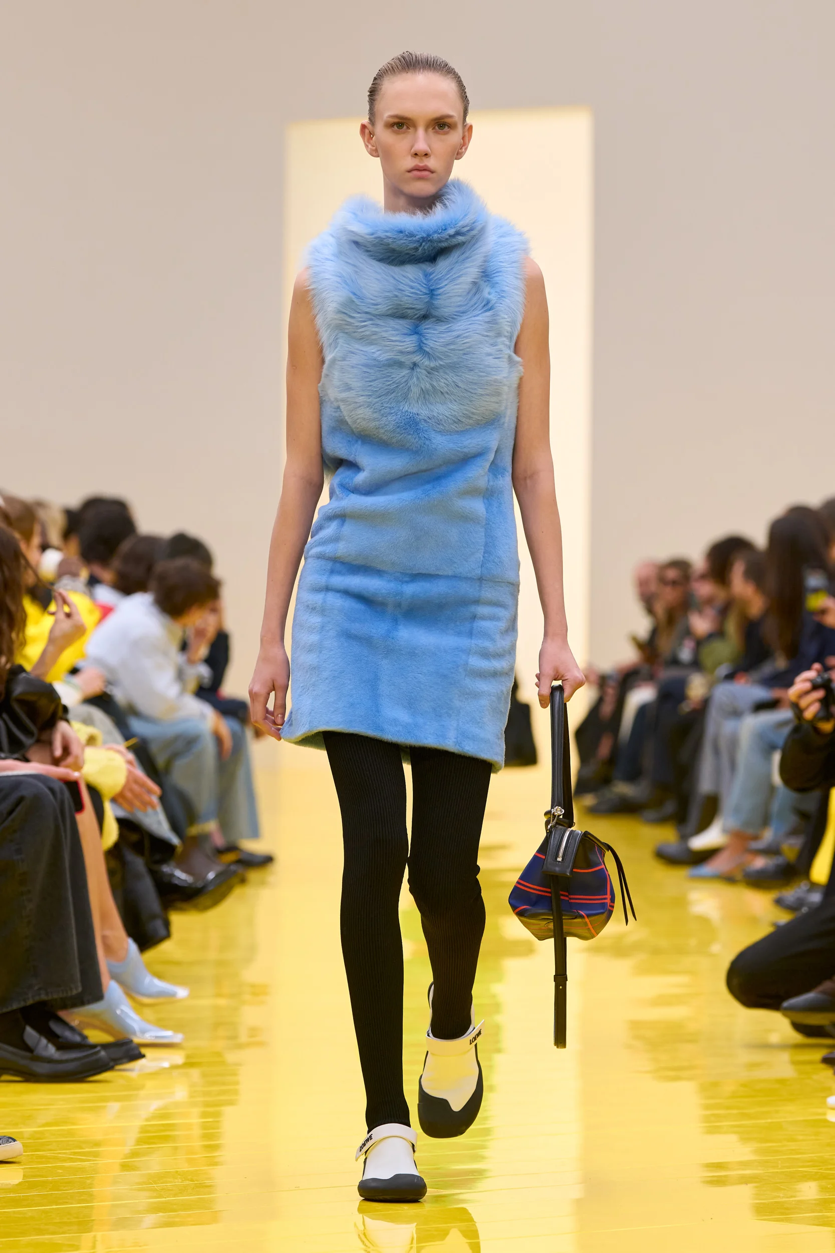 2026-27年秋冬コレクション_LOEWE(ロエベ)_モデル_60