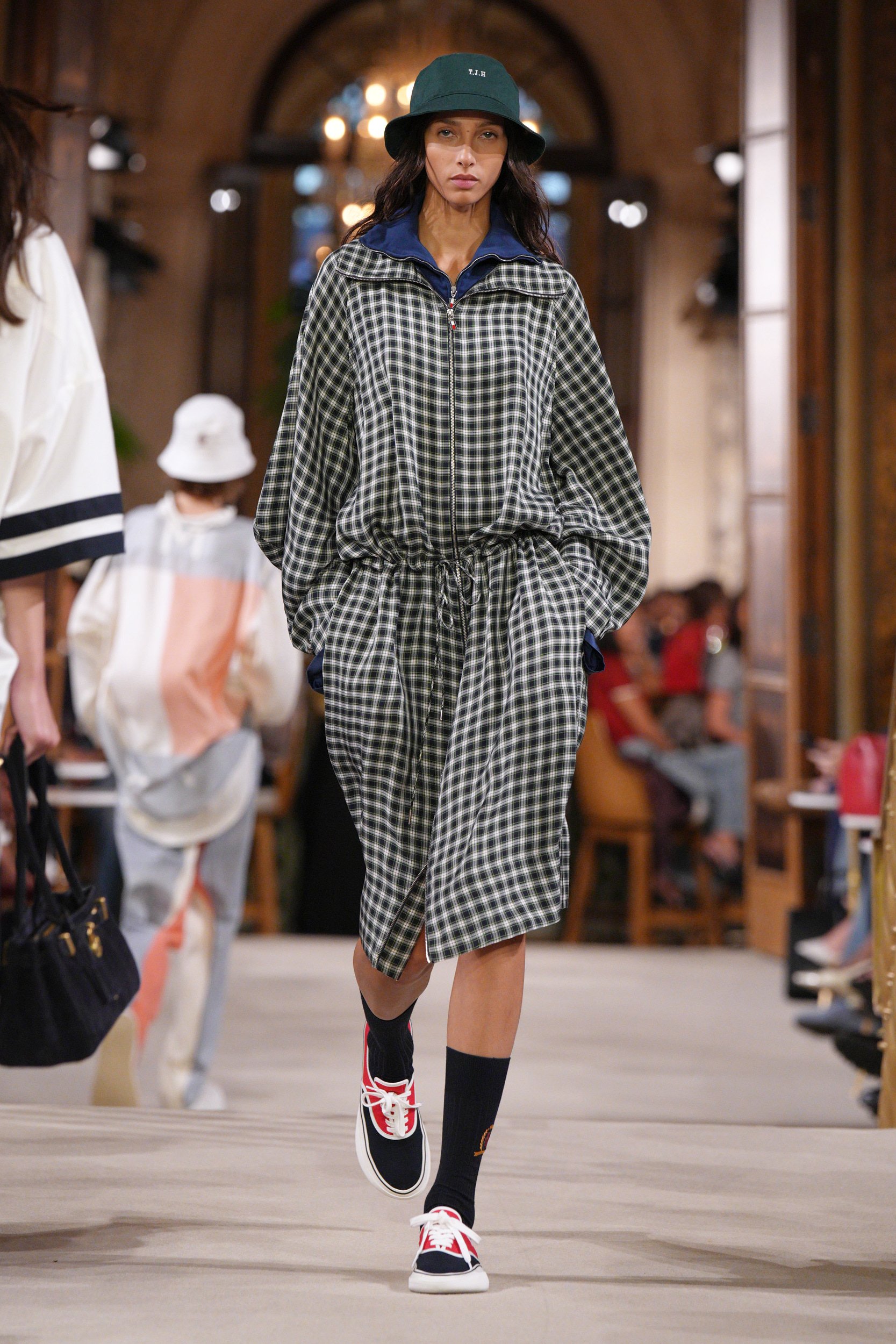 2027年春夏コレクション_TOMMY HILFIGER(トミー ヒルフィガー)_モデル_42