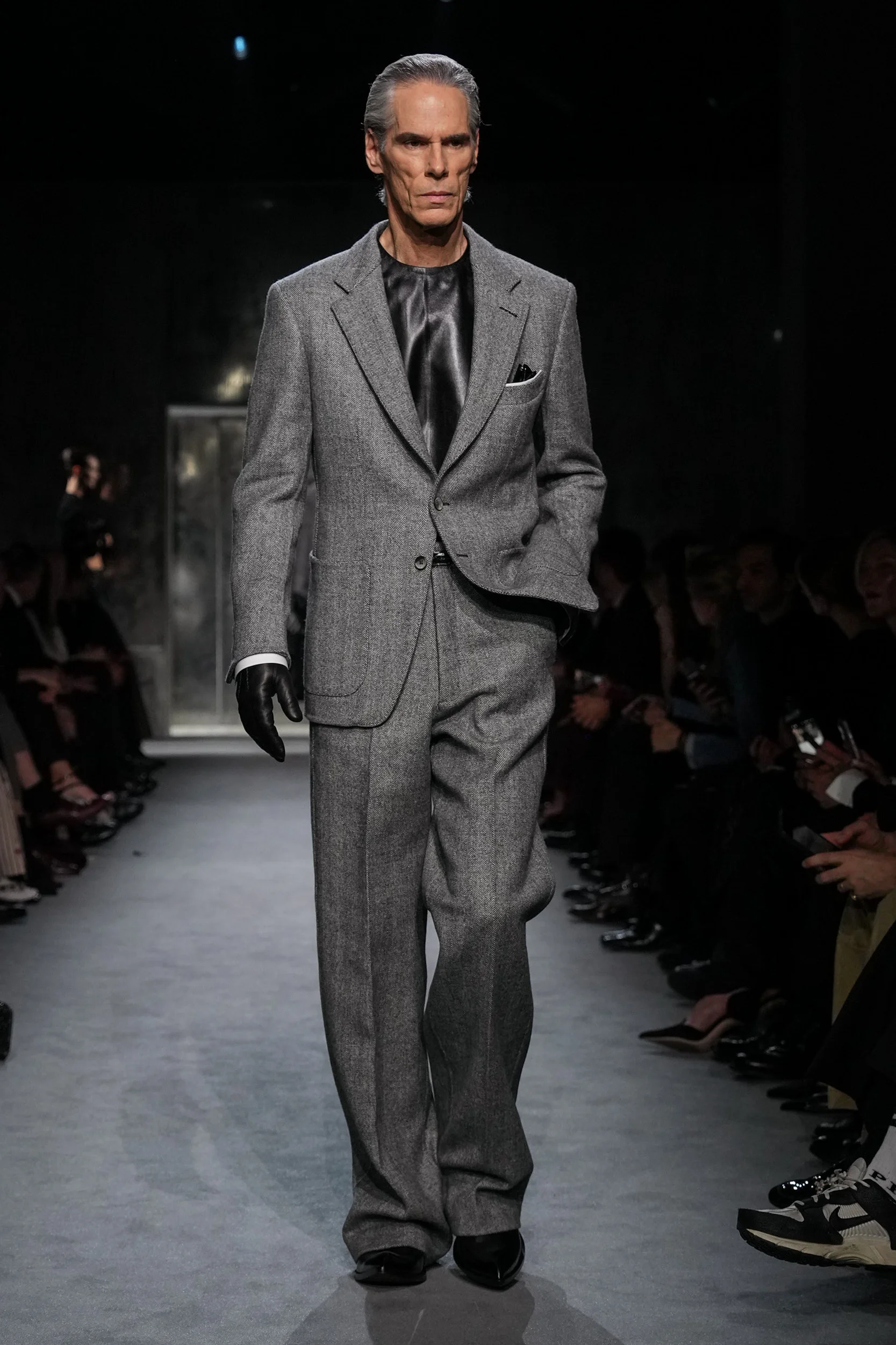 2025年秋冬コレクション_TOM FORD(トム フォード)_モデル_25