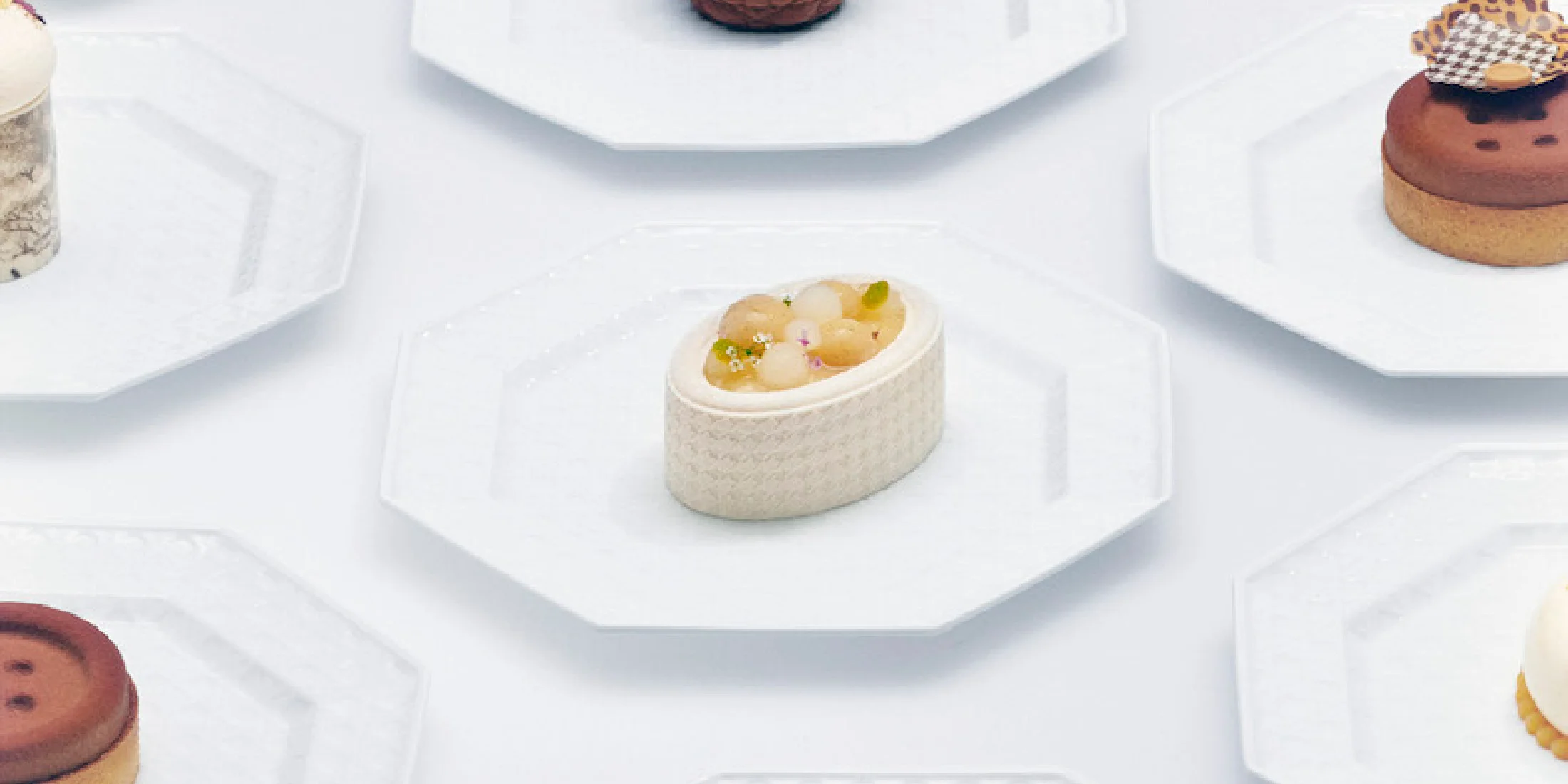 「ハウス オブ ディオール ギンザ」に「カフェ ディオール by アンヌ＝ソフィー・ピック」の2号店が誕生。メゾンのヘリテージを五感で味わう空間に