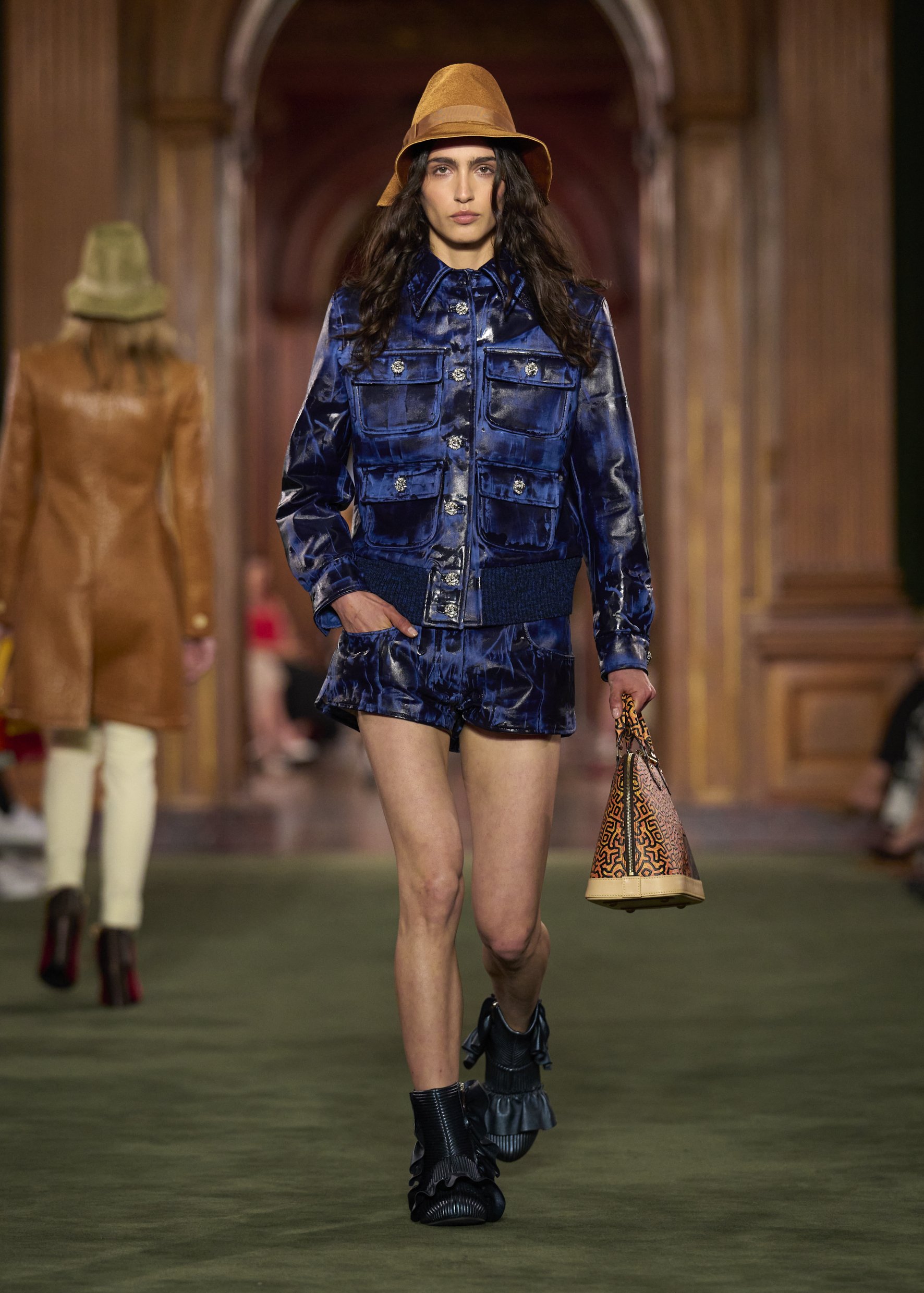 2027年クルーズコレクション_LOUIS VUITTON(ルイ・ヴィトン)_モデル_12