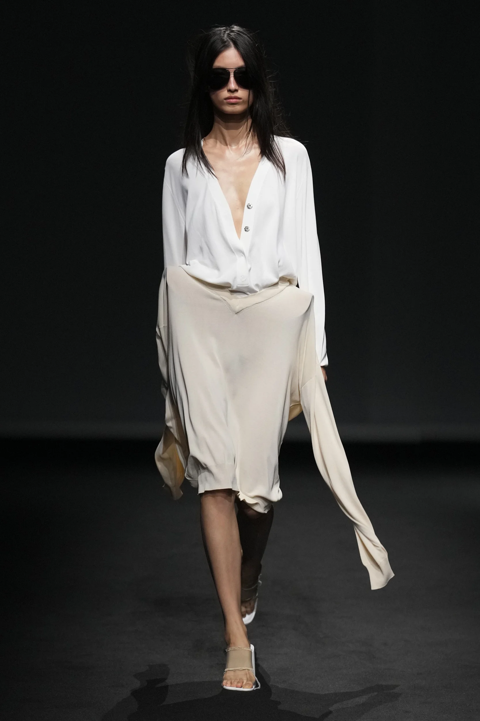 2027年春夏コレクション_MM6 Maison Margiela(エムエム6 メゾン マルジェラ)_モデル_43