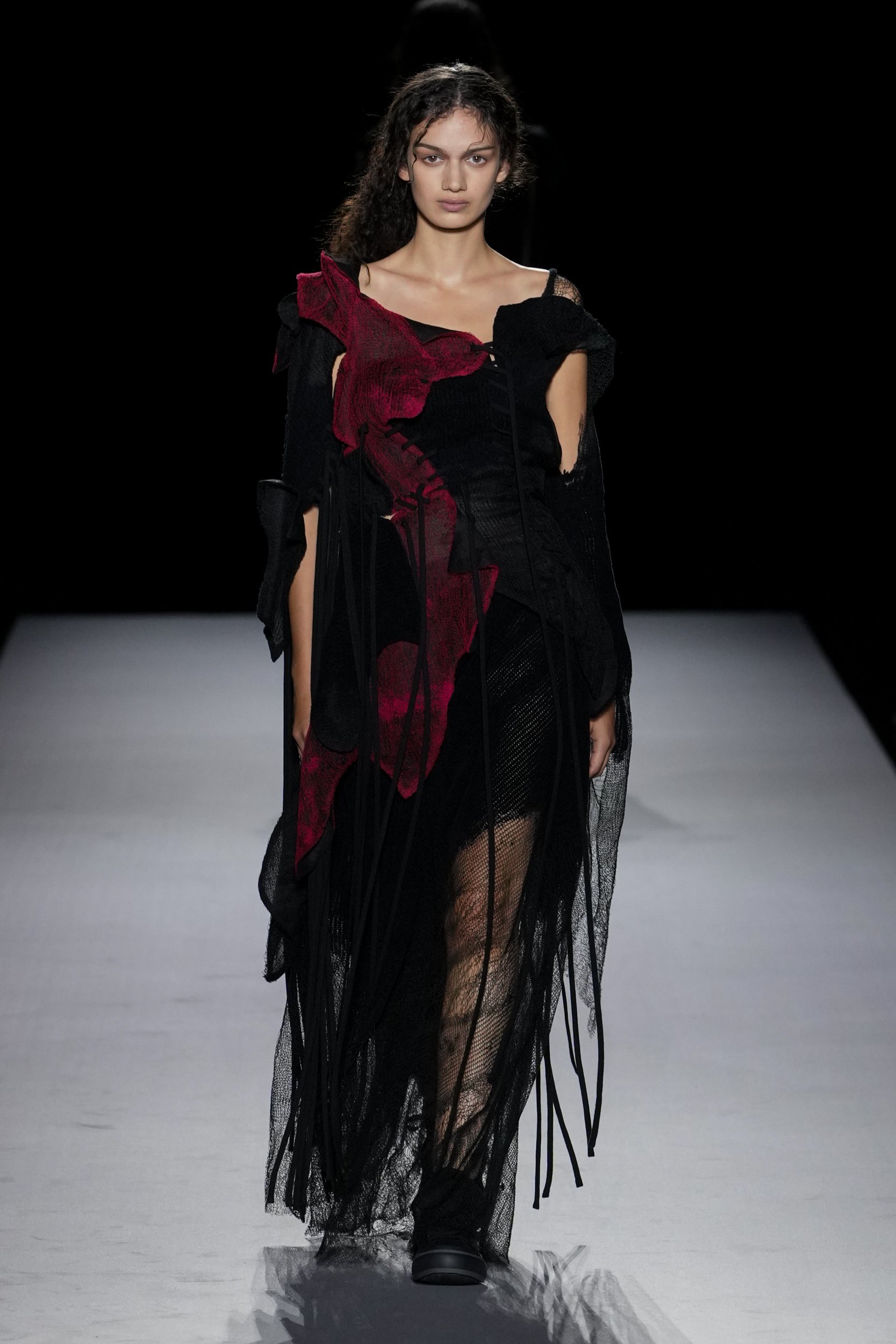 2027年春夏コレクション_YOHJI YAMAMOTO(ヨウジヤマモト)_モデル_9