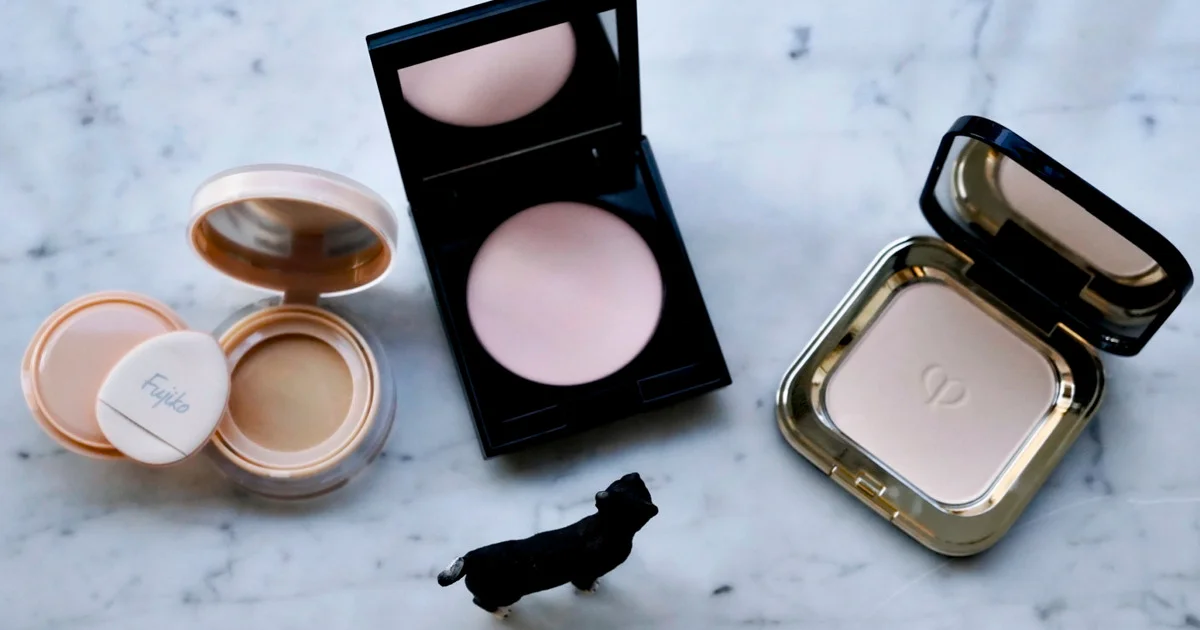 clé 仕舞っ de peau Refining Pressed フェイスパウダー 5g