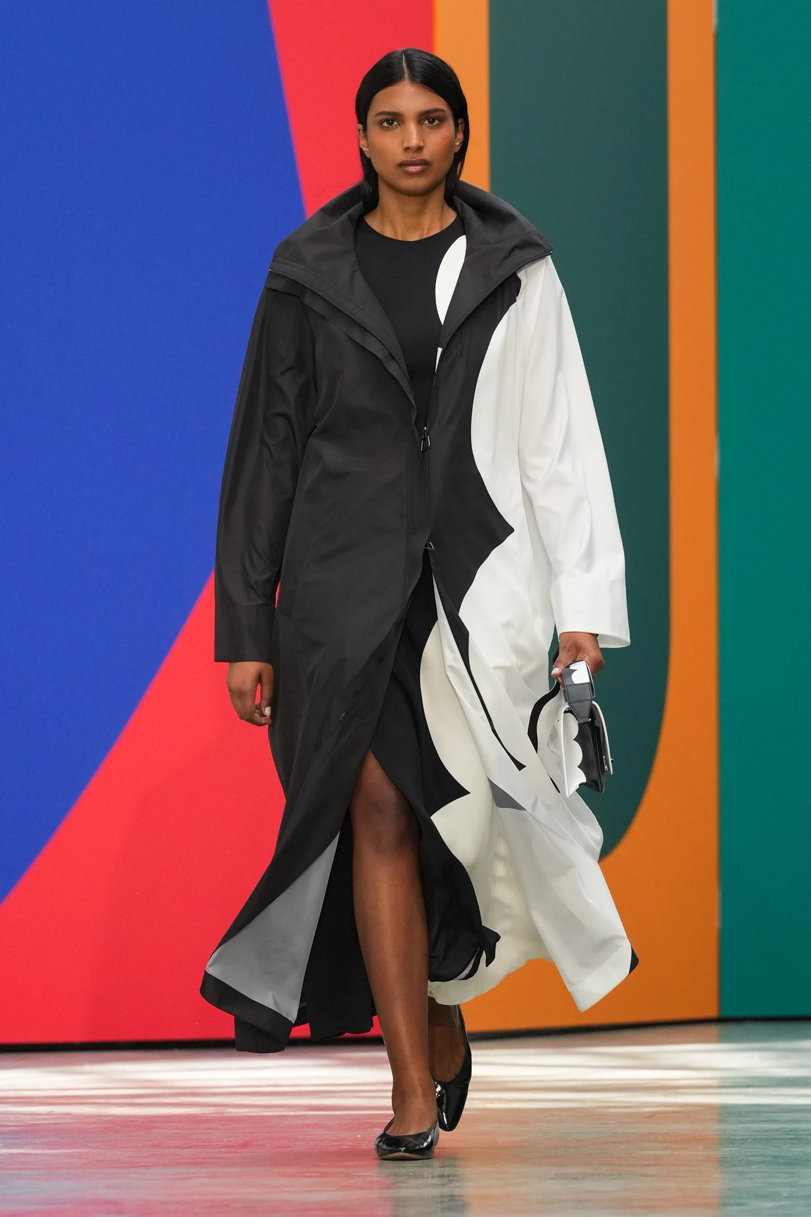 2026年春夏コレクション_AKRIS(アクリス)_モデル_26