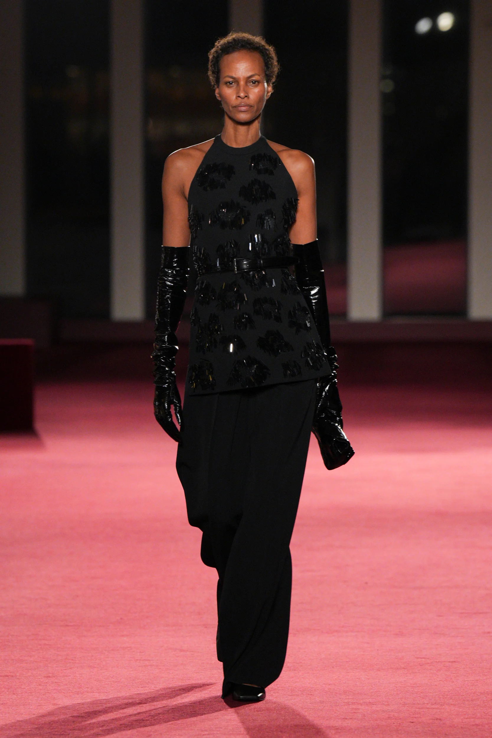 2026-27年秋冬コレクション_MICHAEL KORS COLLECTION(マイケル・コース コレクション)_モデル_45