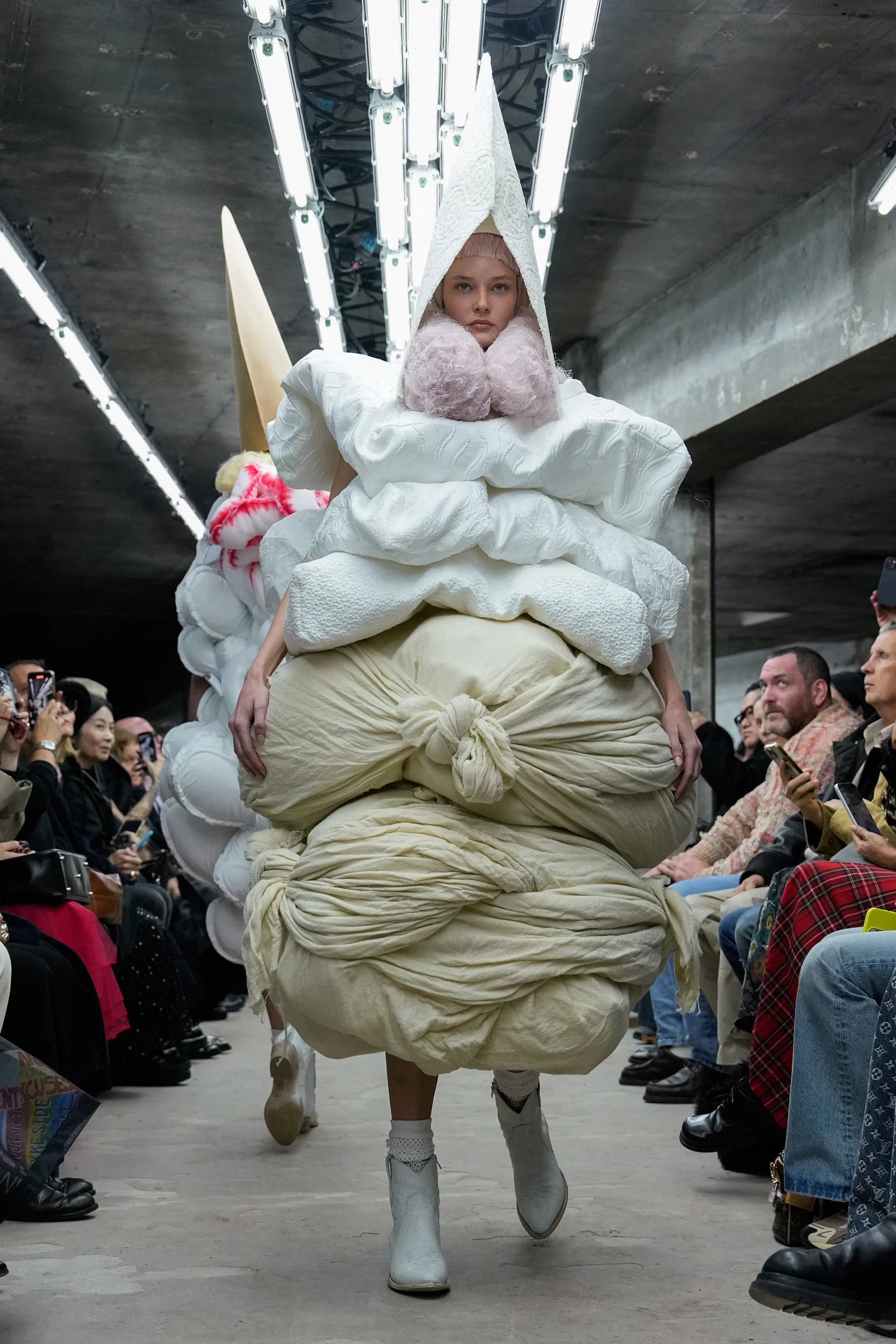 2026年春夏コレクション_COMME DES GARÇONS(コム デ ギャルソン)_モデル_23