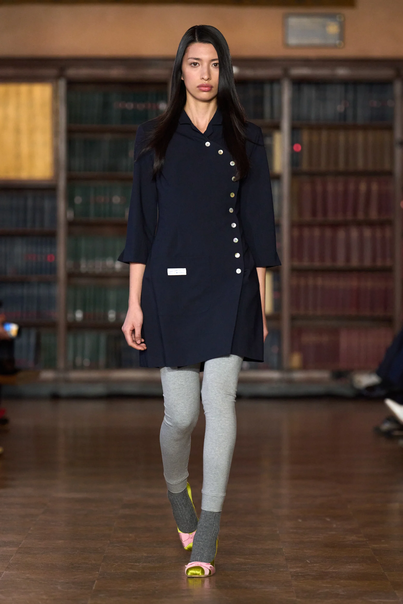 2026-27年秋冬コレクション_SANDY LIANG(サンディ・リアン)_モデル_12