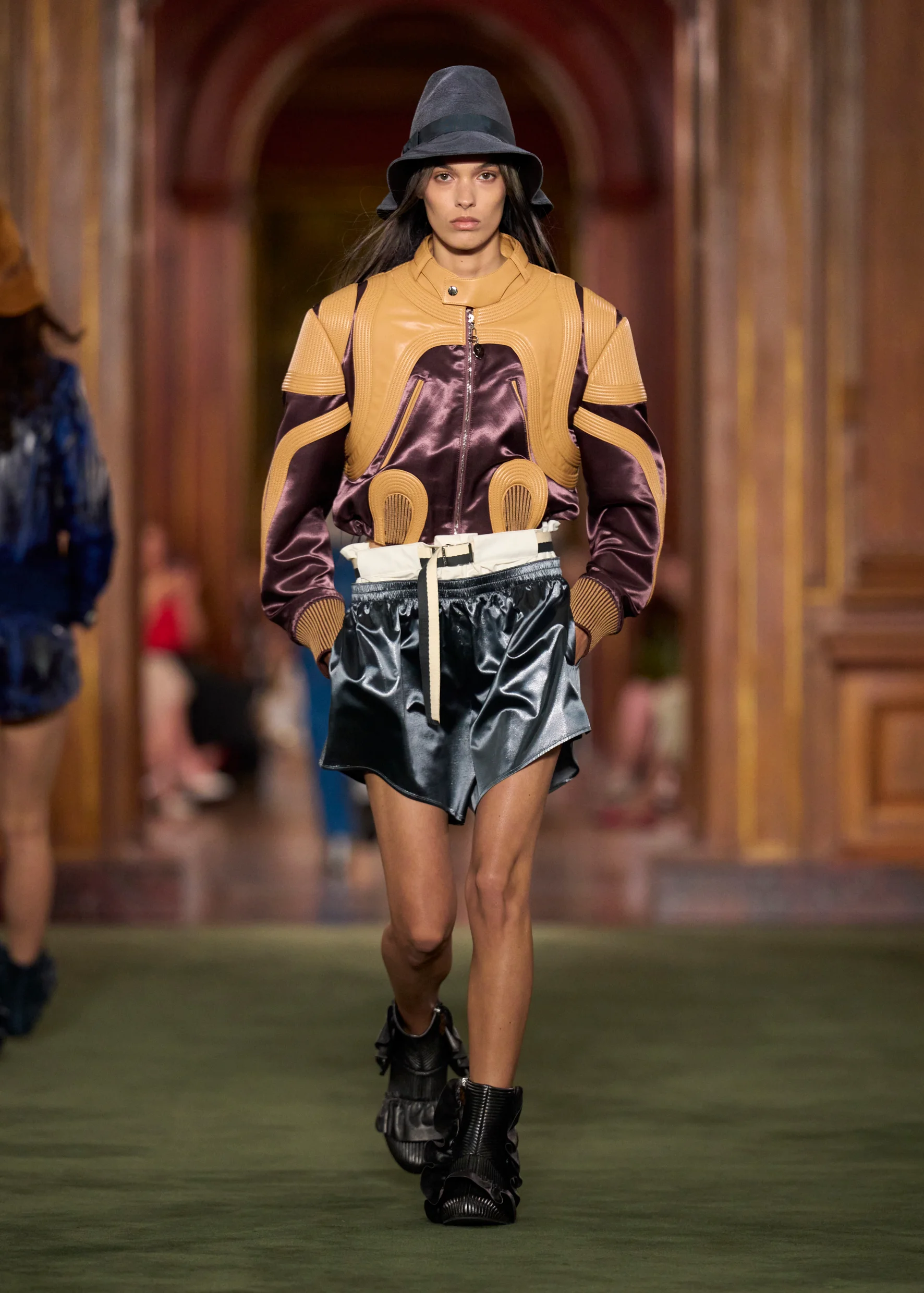 2027年クルーズコレクション_LOUIS VUITTON(ルイ・ヴィトン)_モデル_15