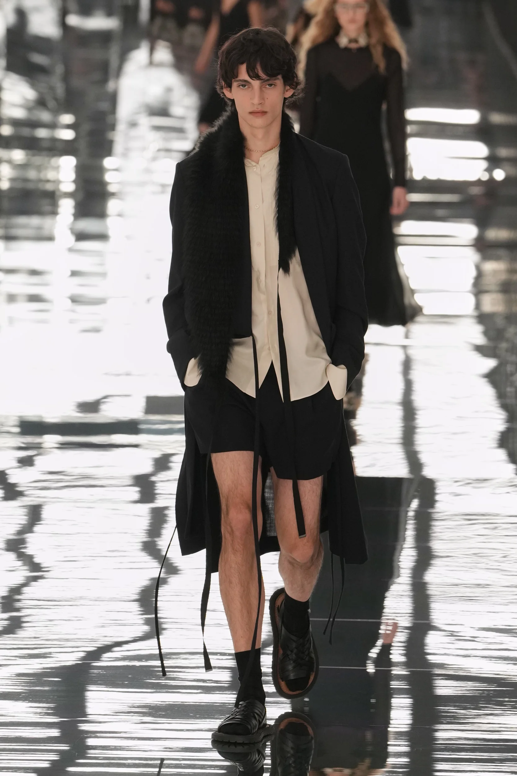 2027年春夏コレクション_FENDI(フェンディ)_モデル_14