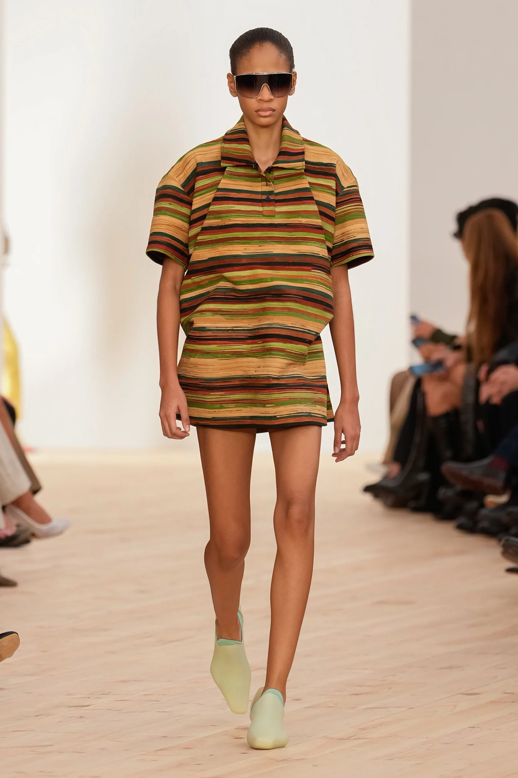 2026年春夏コレクション_LOEWE(ロエベ)_モデル_39