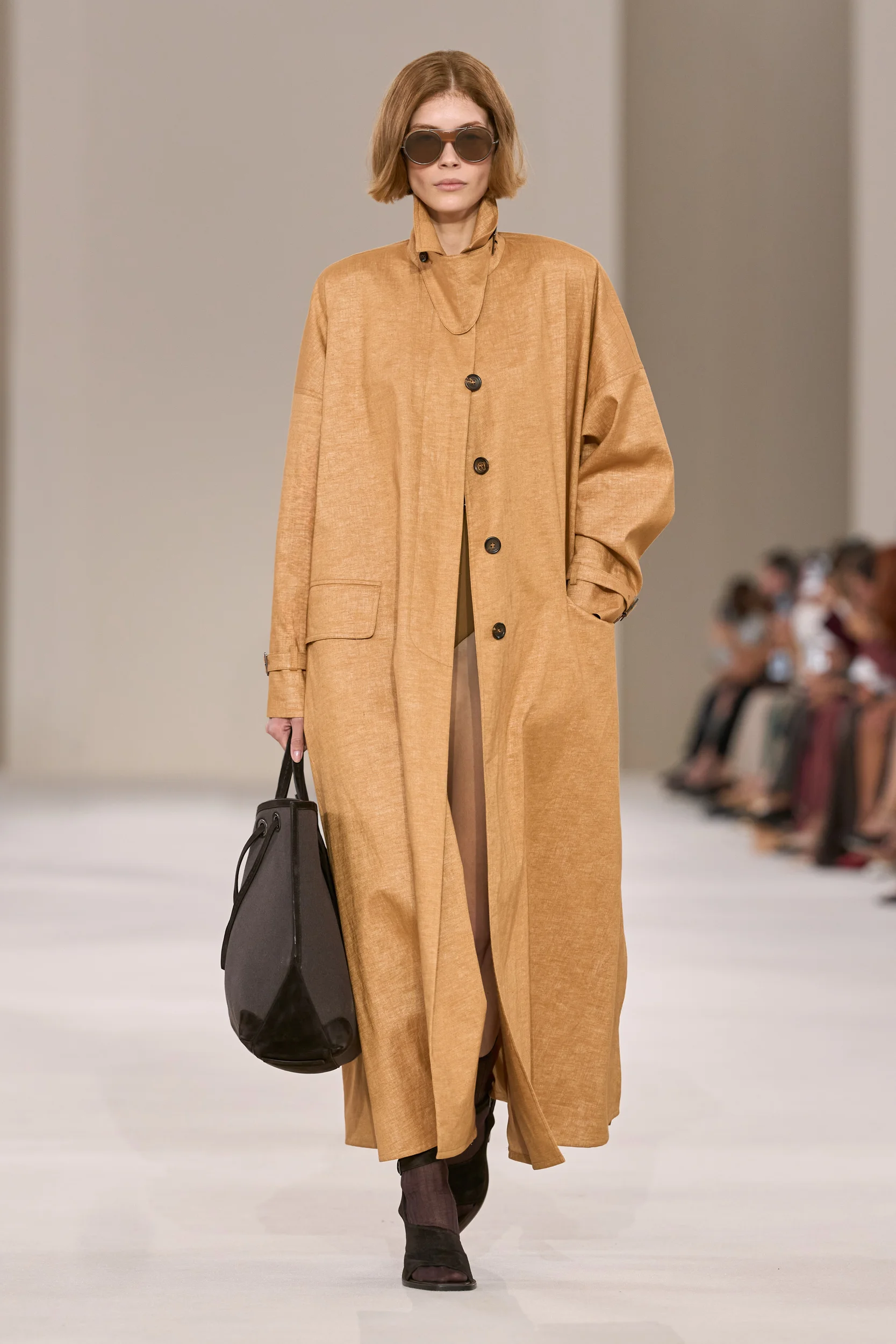 2027年春夏コレクション_MAX MARA(マックスマーラ)_モデル_39