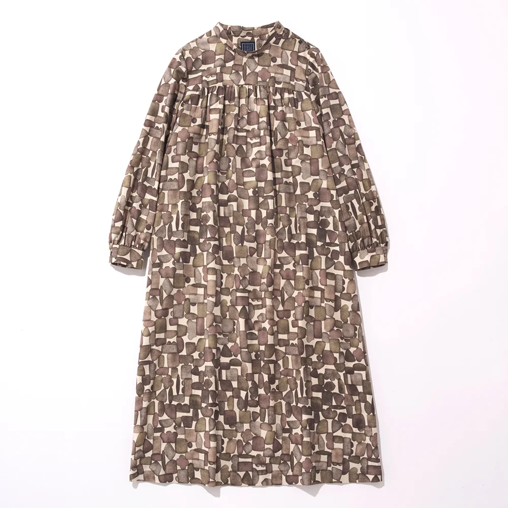 ドレス¥115,500／ミナ ペルホネン