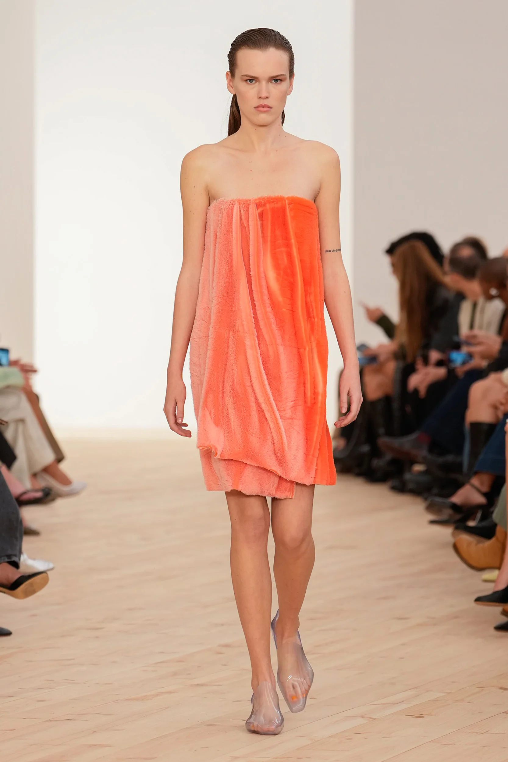 2026年春夏コレクション_LOEWE(ロエベ)_モデル_35