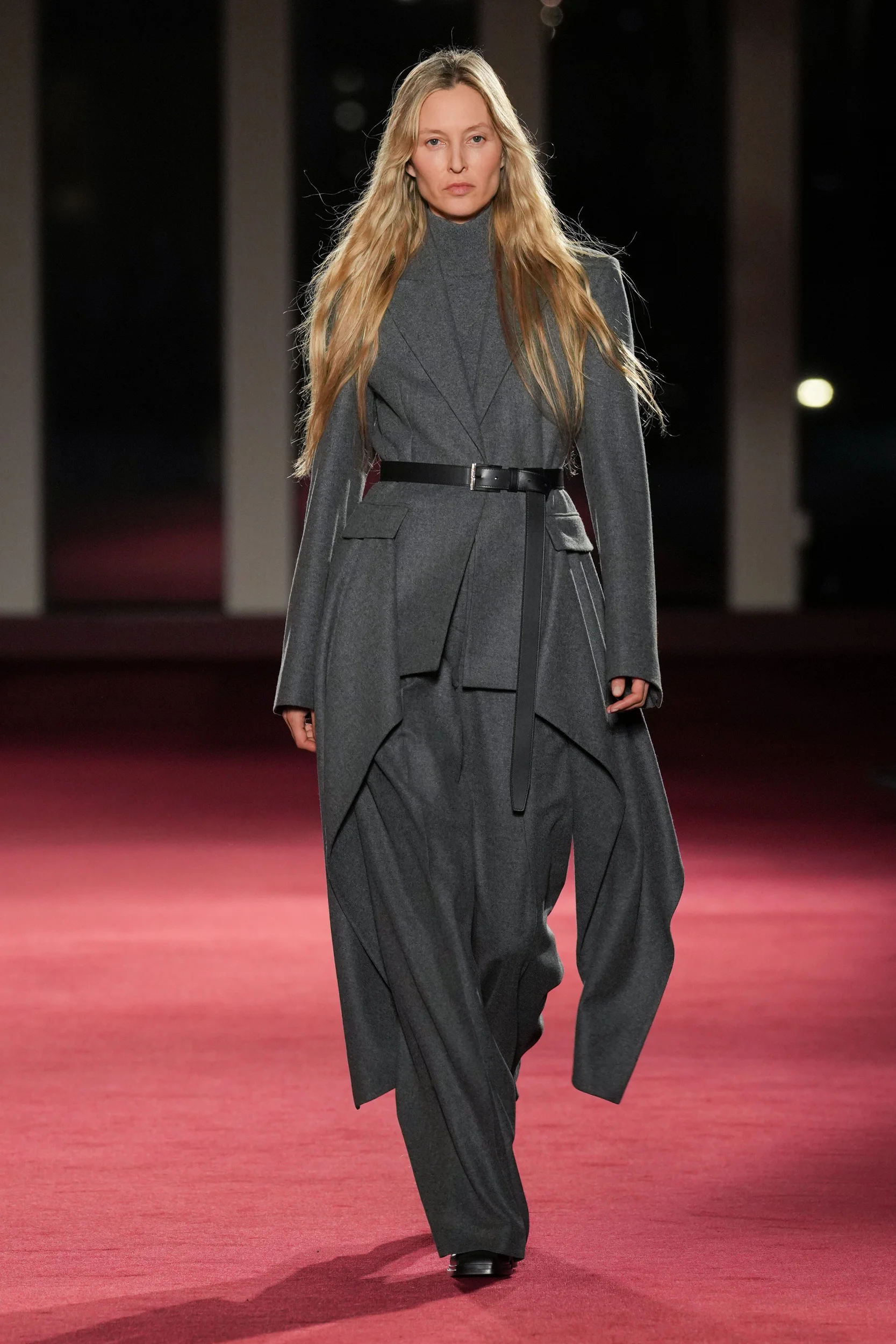 2026-27年秋冬コレクション_MICHAEL KORS COLLECTION(マイケル・コース コレクション)_モデル_22