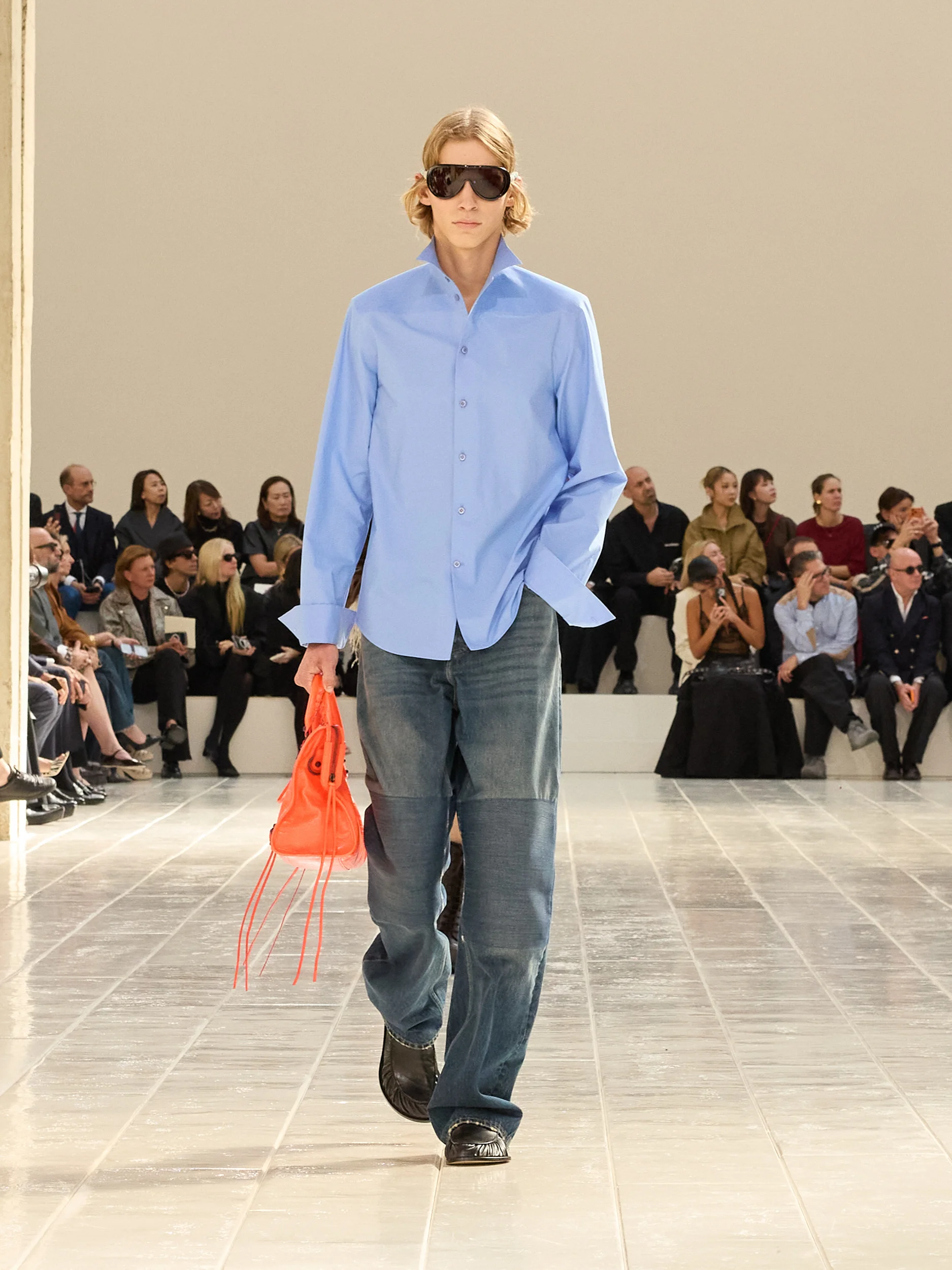 2027年春夏コレクション_BALENCIAGA(バレンシアガ)_モデル_37
